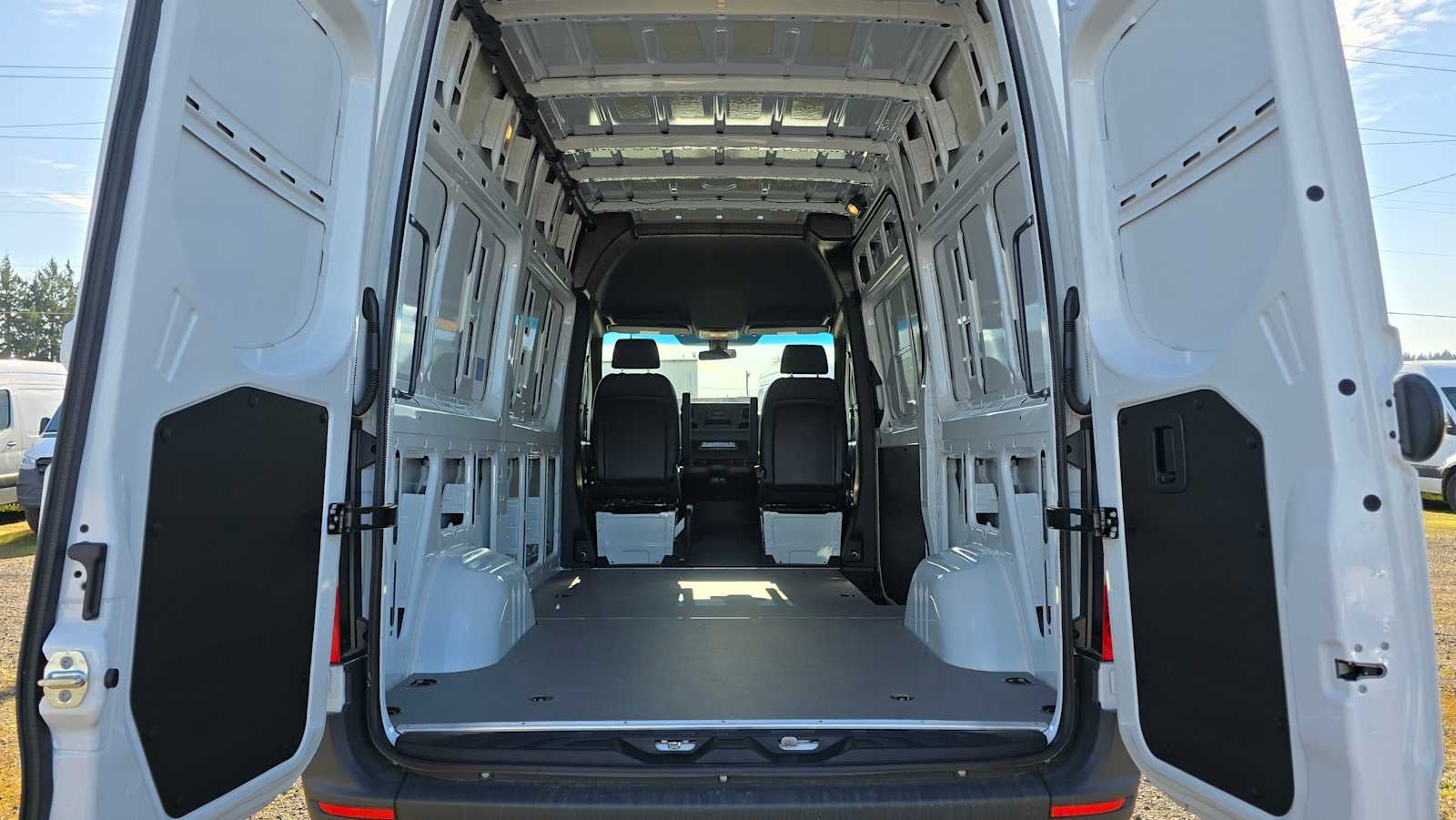 2025 Mercedes-Benz Sprinter 2500 Standard Roof I4 Diesel 144" RWD