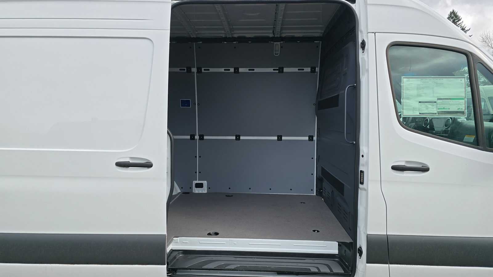2025 Mercedes-Benz Sprinter 2500 Standard Roof I4 Diesel 144" RWD