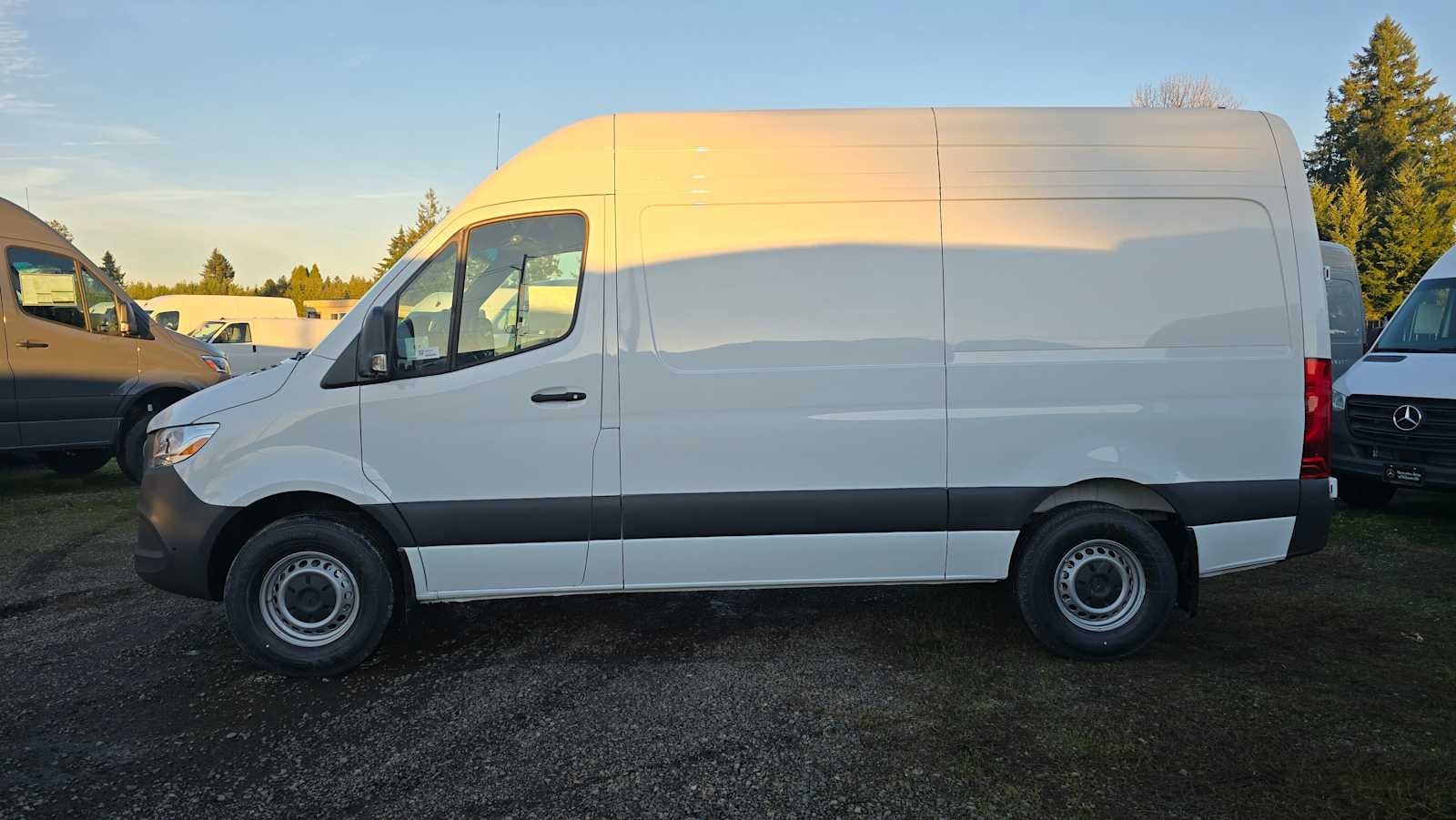 2026 Mercedes-Benz Sprinter 2500 Standard Roof I4 Diesel 144" RWD
