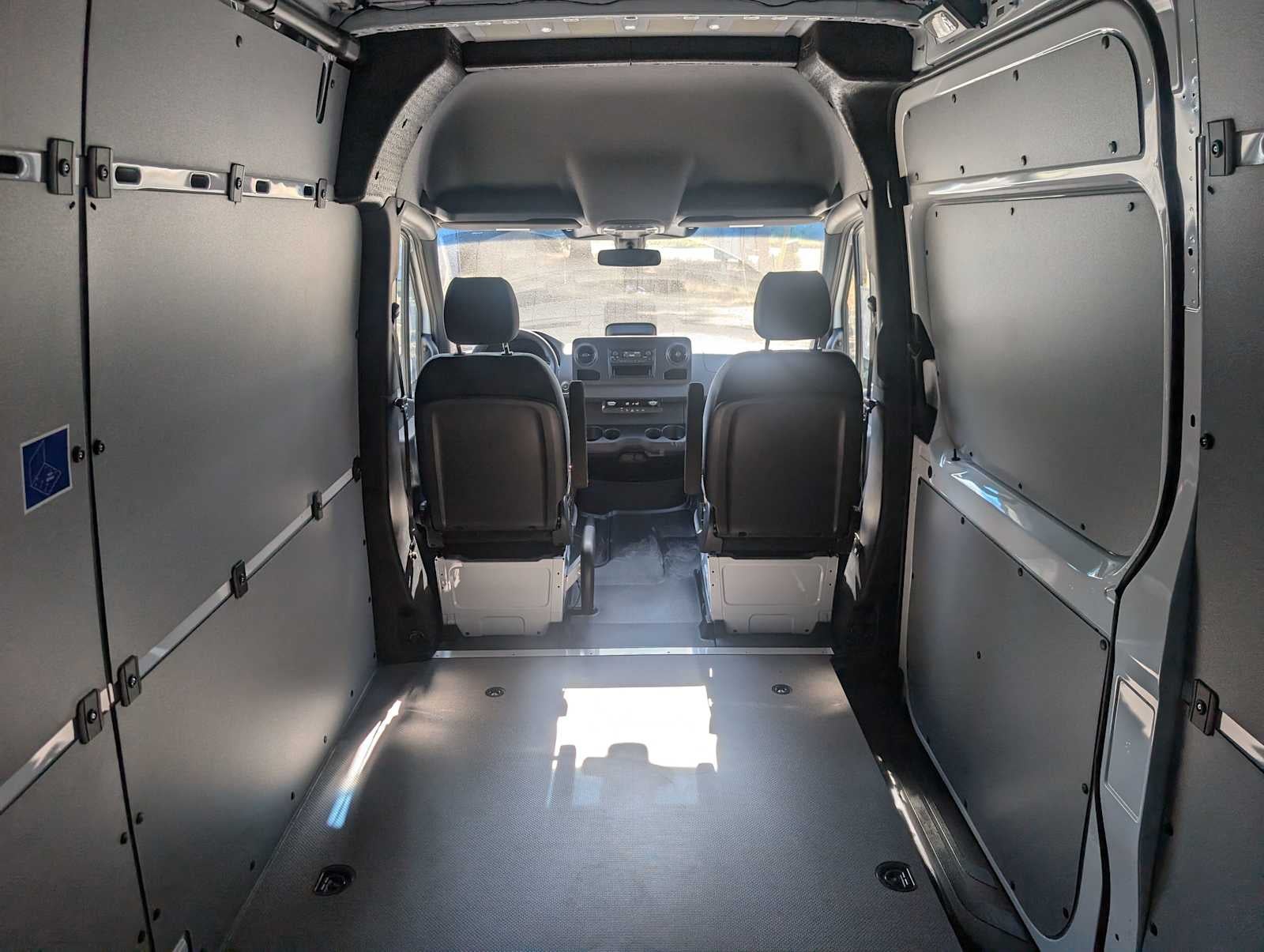 2025 Mercedes-Benz Sprinter 2500 Standard Roof I4 Diesel 144" RWD
