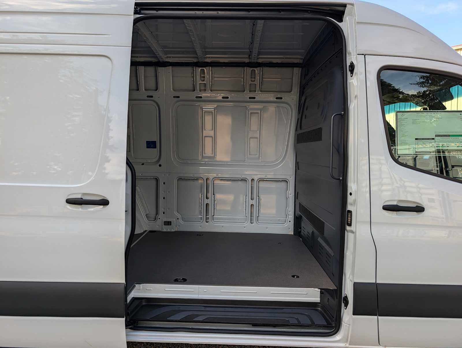 2025 Mercedes-Benz Sprinter 2500 Standard Roof I4 Diesel 144" RWD