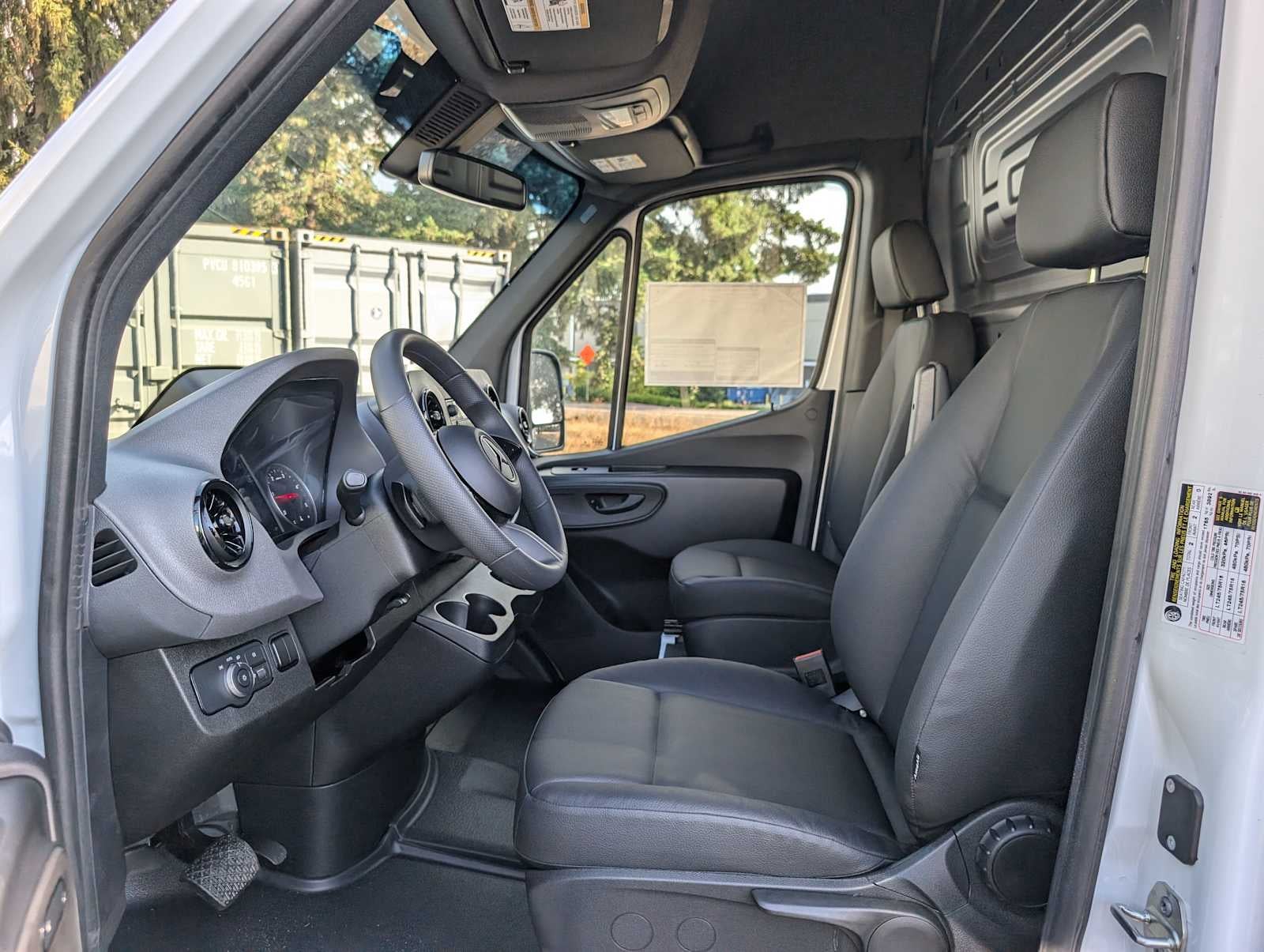 2025 Mercedes-Benz Sprinter 2500 Standard Roof I4 Diesel 144" RWD