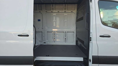 2026 Mercedes-Benz Sprinter 2500 Standard Roof I4 Diesel 144" RWD