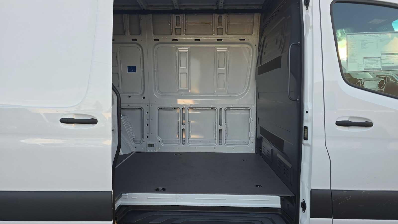 2026 Mercedes-Benz Sprinter 2500 Standard Roof I4 Diesel 144" RWD