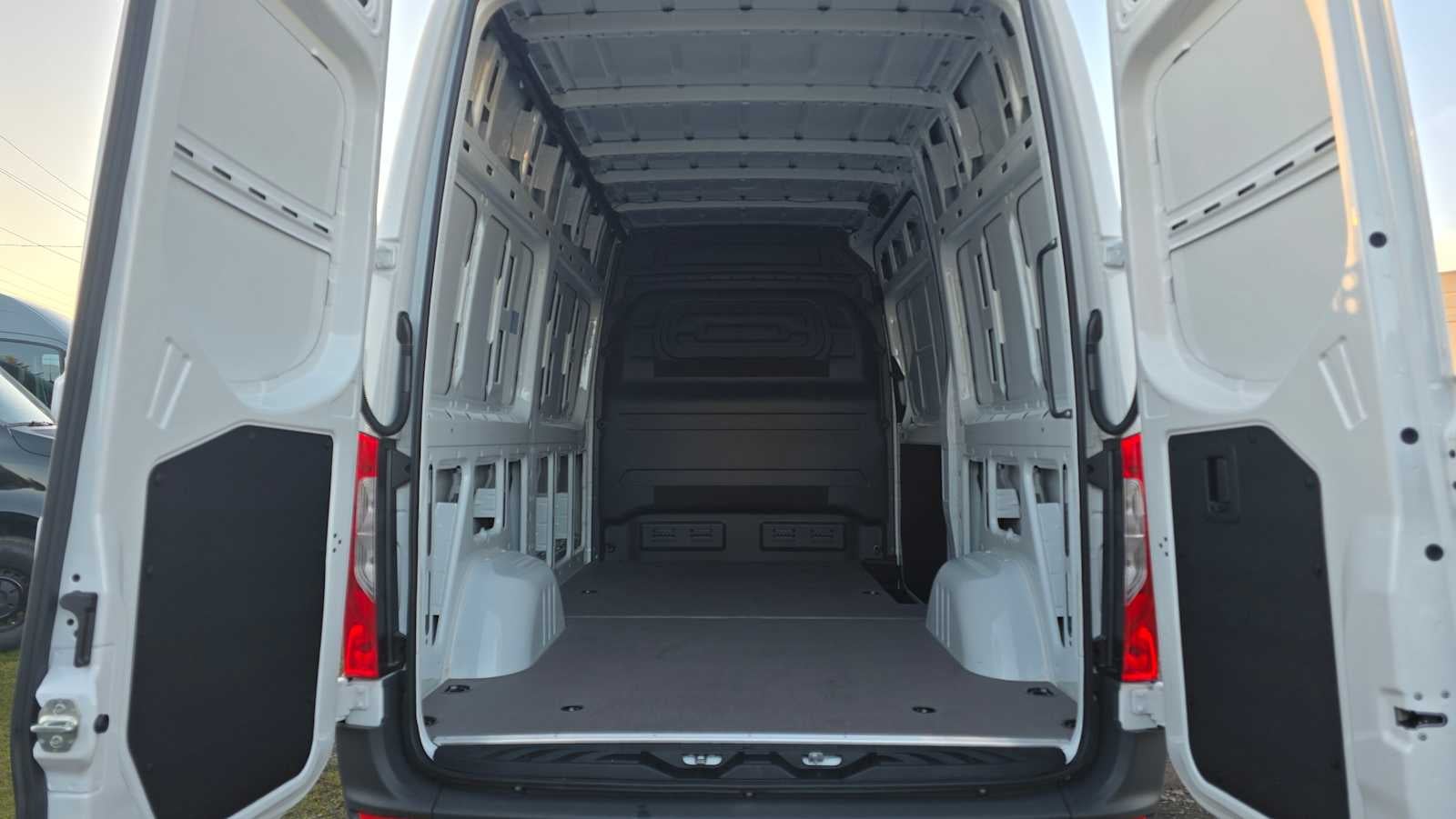 2026 Mercedes-Benz Sprinter 2500 Standard Roof I4 Diesel 144" RWD