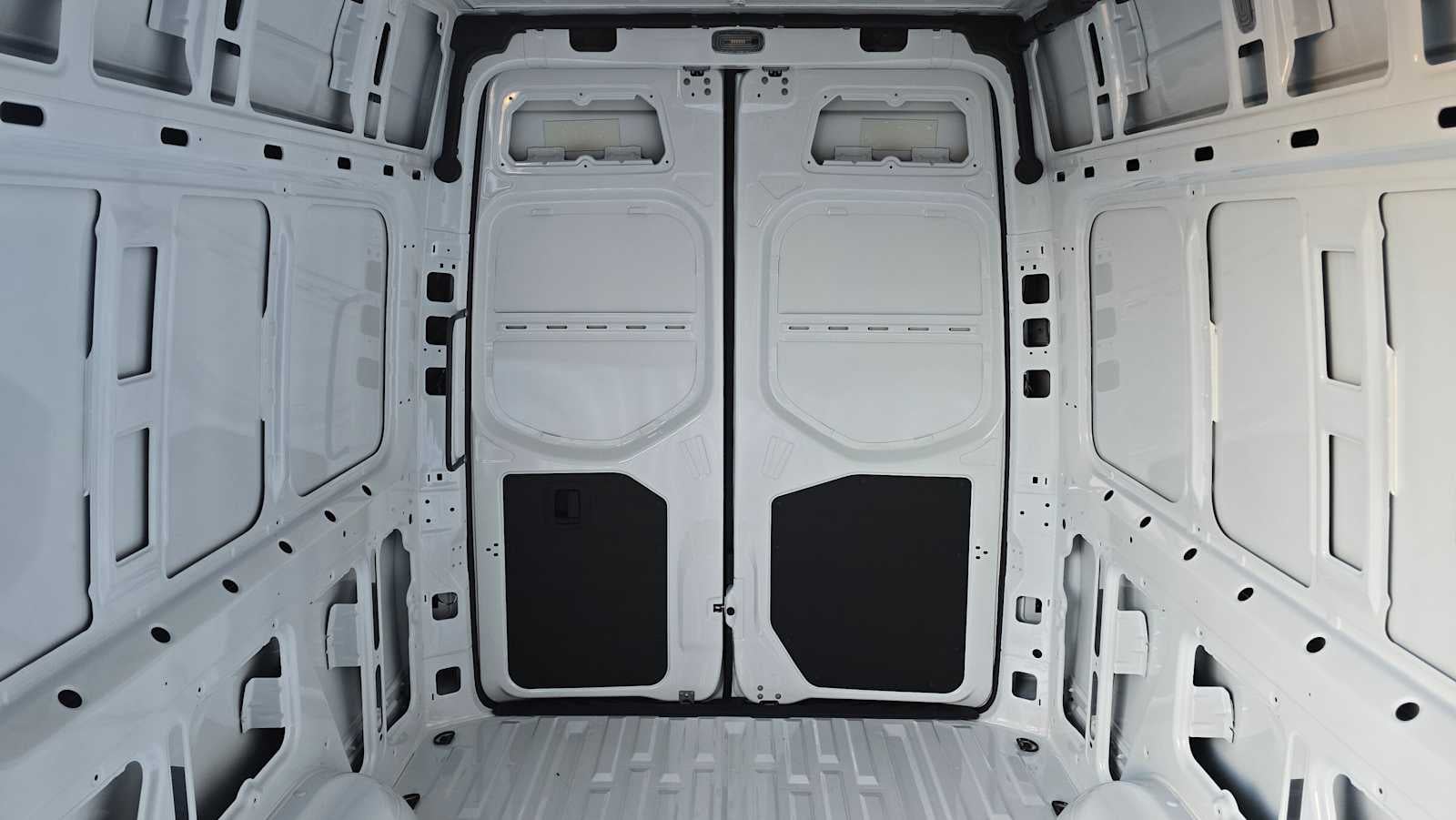 2026 Mercedes-Benz Sprinter 2500 Standard Roof I4 Diesel 144" RWD