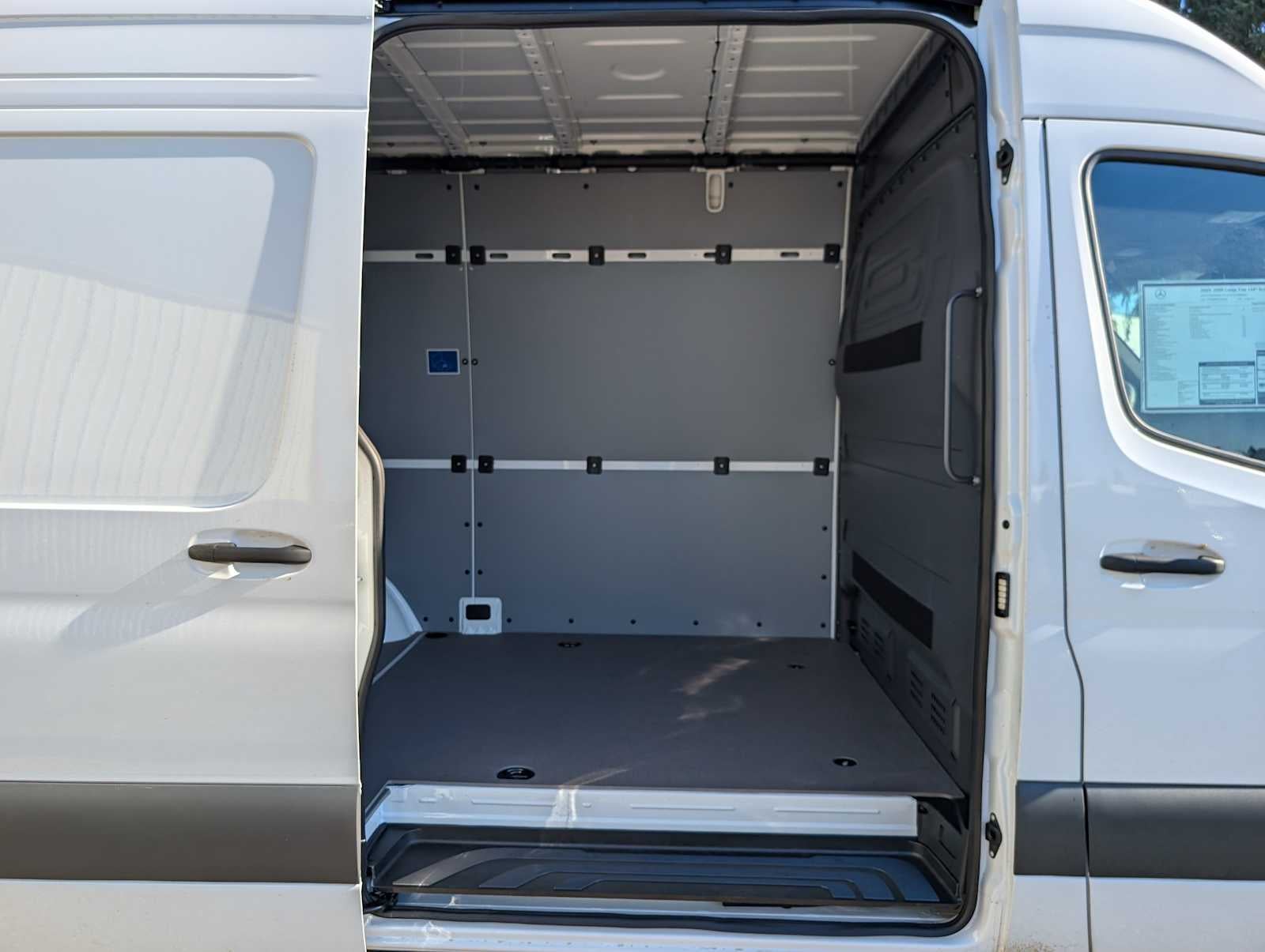 2026 Mercedes-Benz Sprinter 2500 Standard Roof I4 Diesel HO 144" RWD