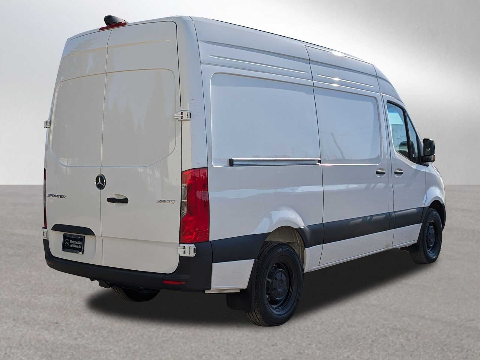 2026 Mercedes-Benz Sprinter 2500 Standard Roof I4 Diesel HO 144" RWD