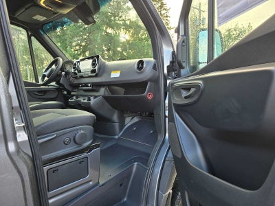 2025 Mercedes-Benz Sprinter 2500 Standard Roof I4 Diesel HO 144" AWD