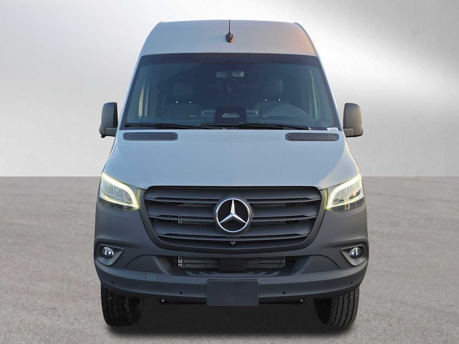 2026 Mercedes-Benz Sprinter 2500 Standard Roof I4 Diesel HO 144" AWD