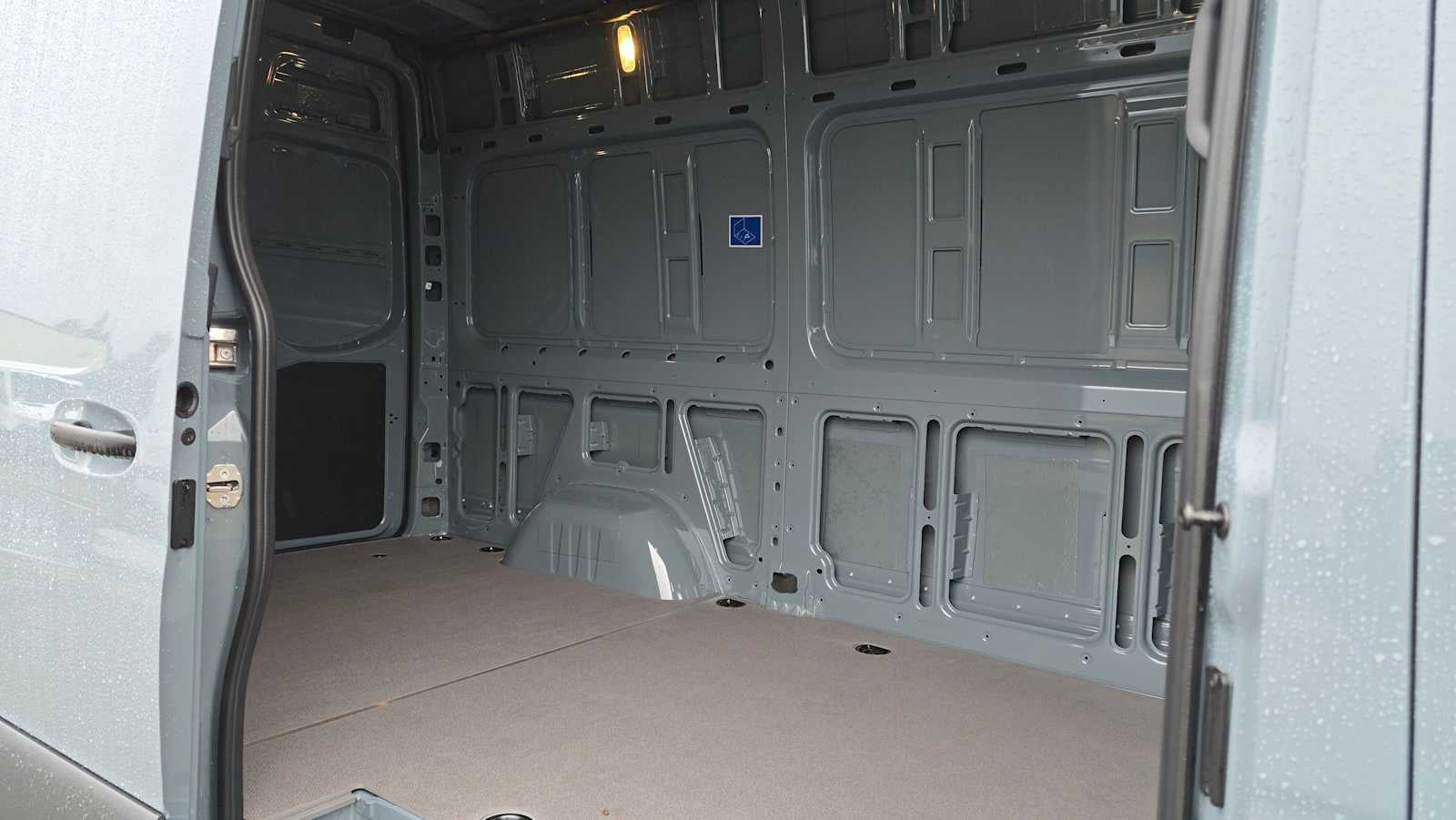 2025 Mercedes-Benz Sprinter 2500 Standard Roof I4 Diesel HO 144" AWD