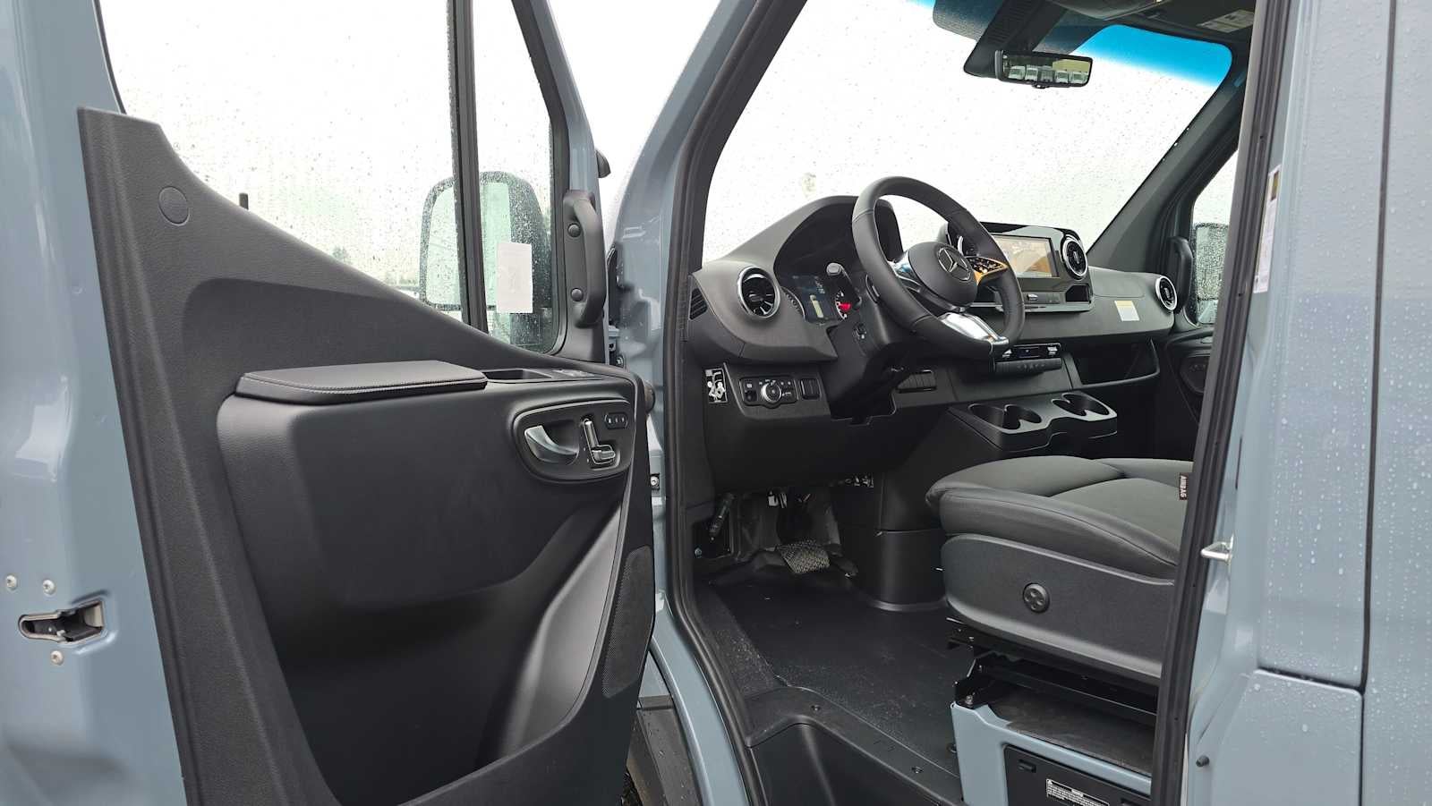 2025 Mercedes-Benz Sprinter 2500 Standard Roof I4 Diesel HO 144" AWD