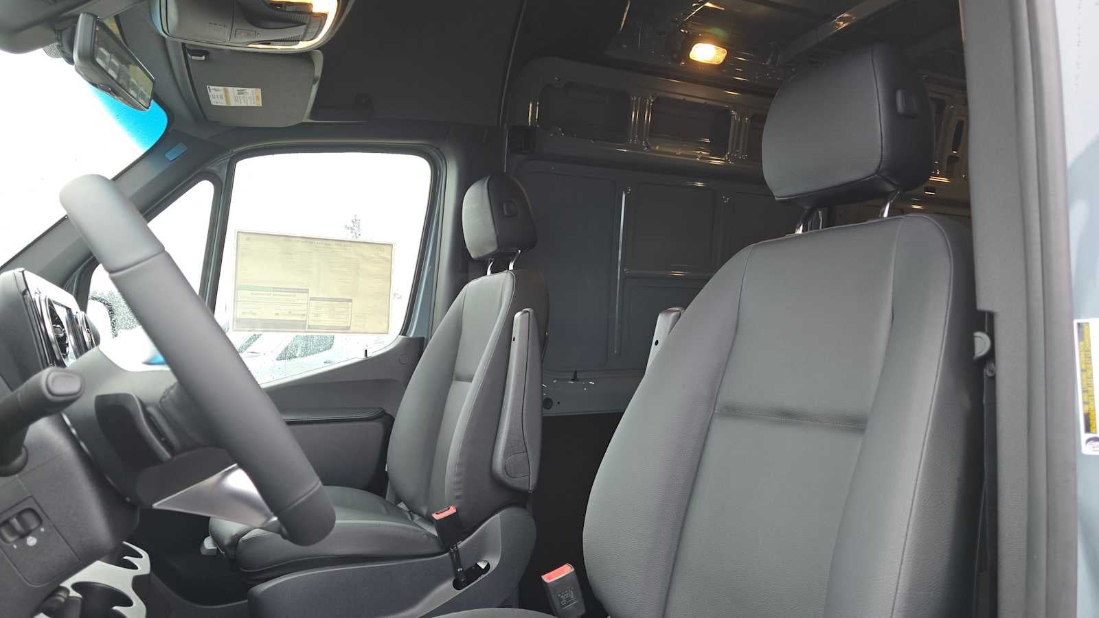 2025 Mercedes-Benz Sprinter 2500 Standard Roof I4 Diesel HO 144" AWD