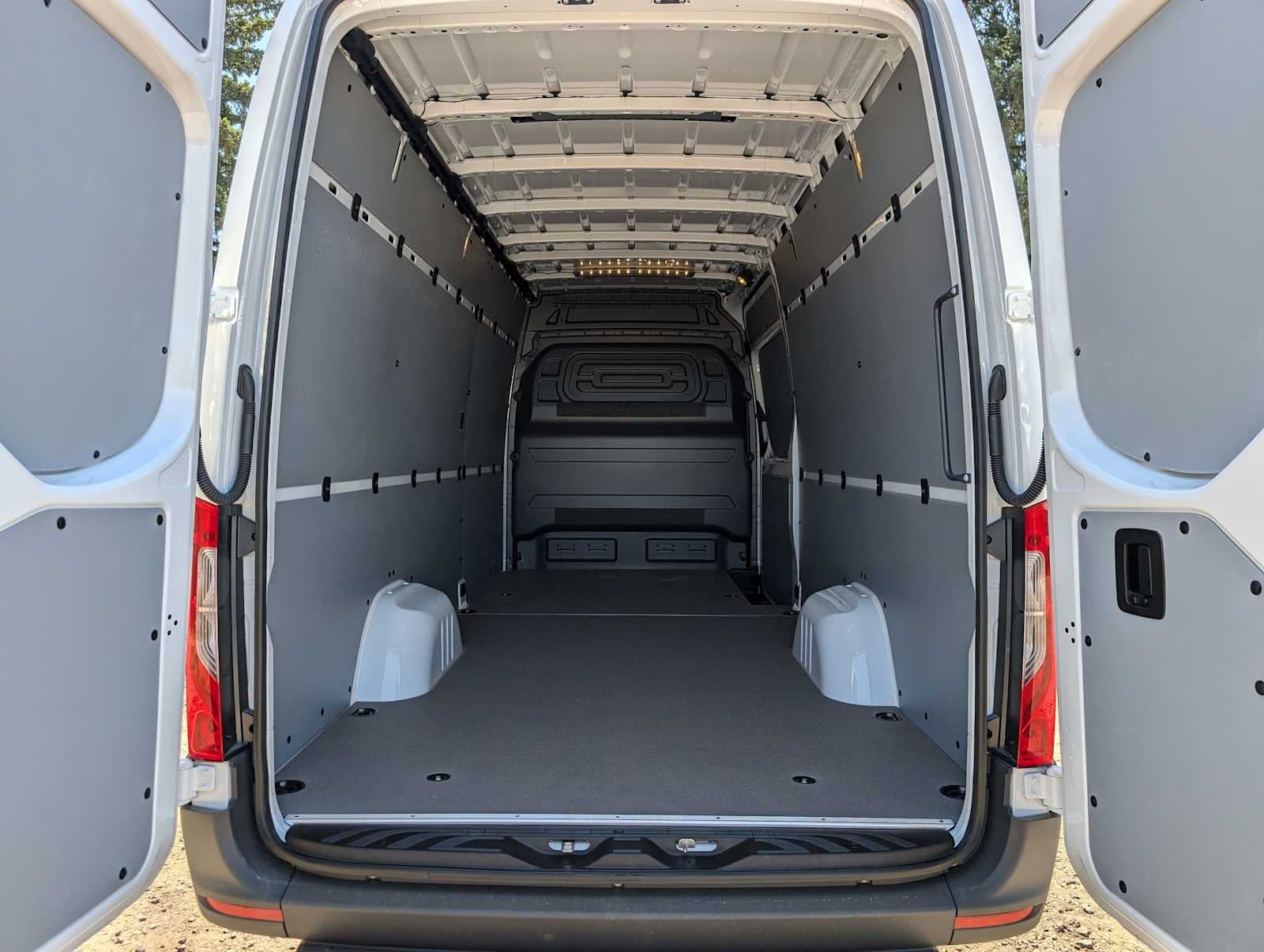 2025 Mercedes-Benz Sprinter 2500 High Roof I4 Diesel HO 170" AWD
