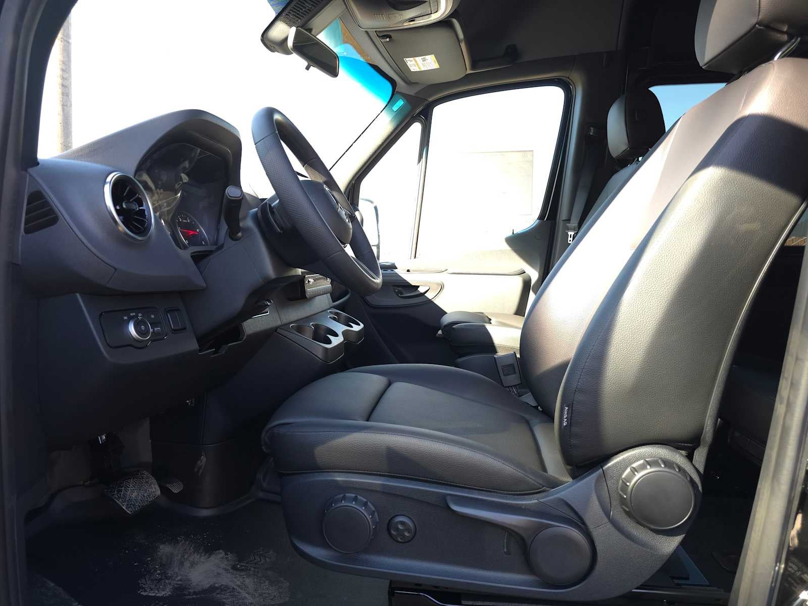 2025 Mercedes-Benz Sprinter 2500 Standard Roof I4 Diesel 144" RWD