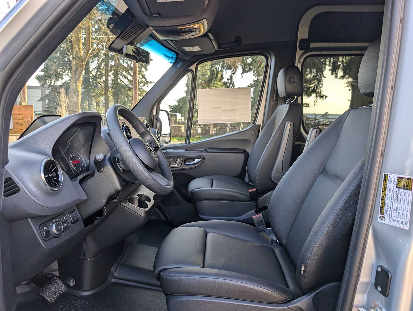 2025 Mercedes-Benz Sprinter 2500 Standard Roof I4 Diesel 144" RWD