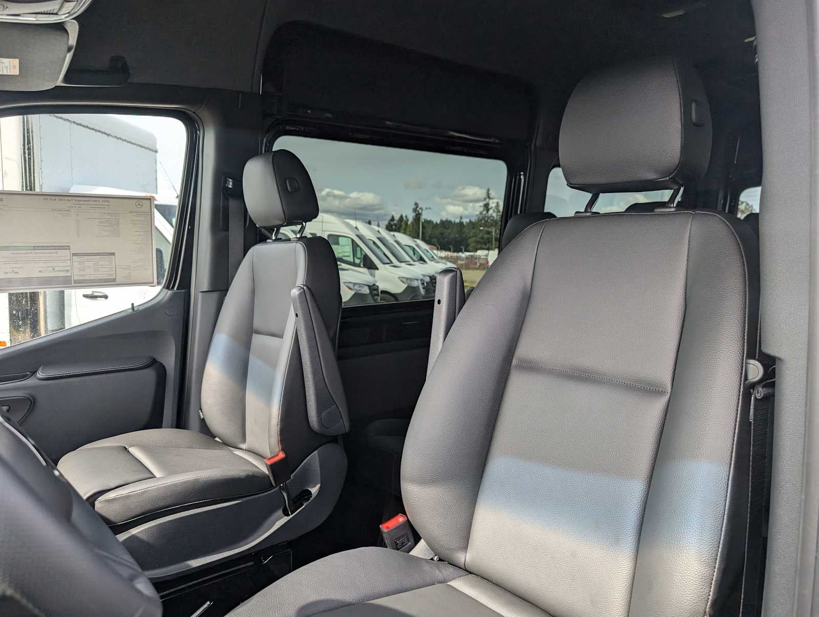 2025 Mercedes-Benz Sprinter 2500 Standard Roof I4 Diesel 144" RWD