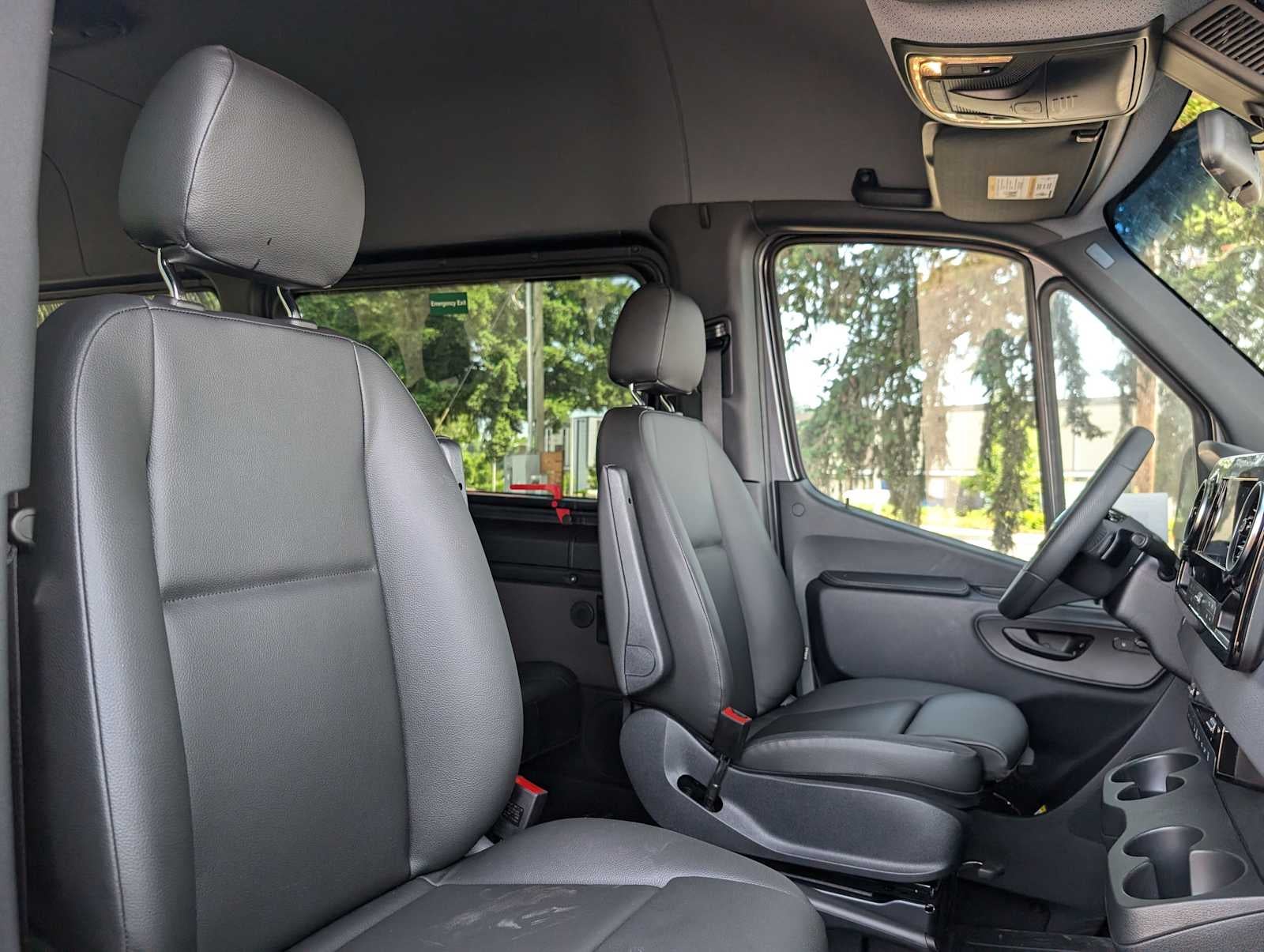 2025 Mercedes-Benz Sprinter 2500 Standard Roof I4 Diesel HO 144" RWD