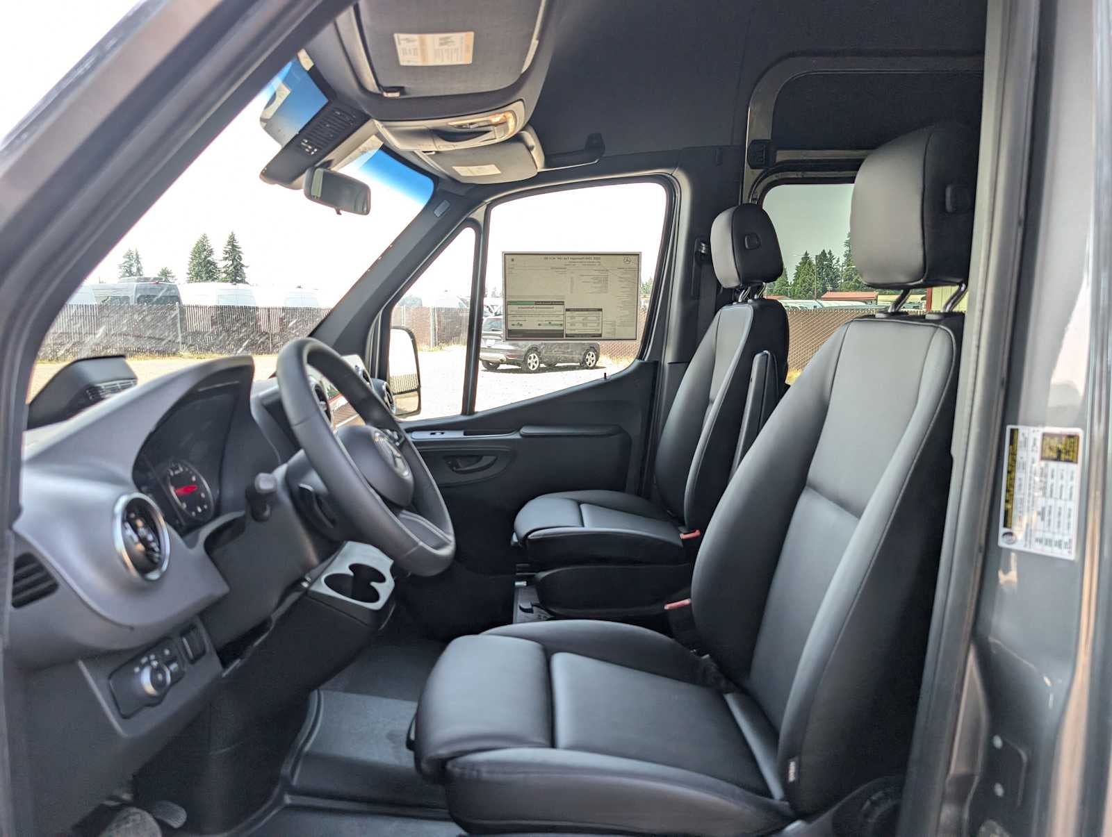 2025 Mercedes-Benz Sprinter 2500 Standard Roof I4 Diesel HO 144" RWD