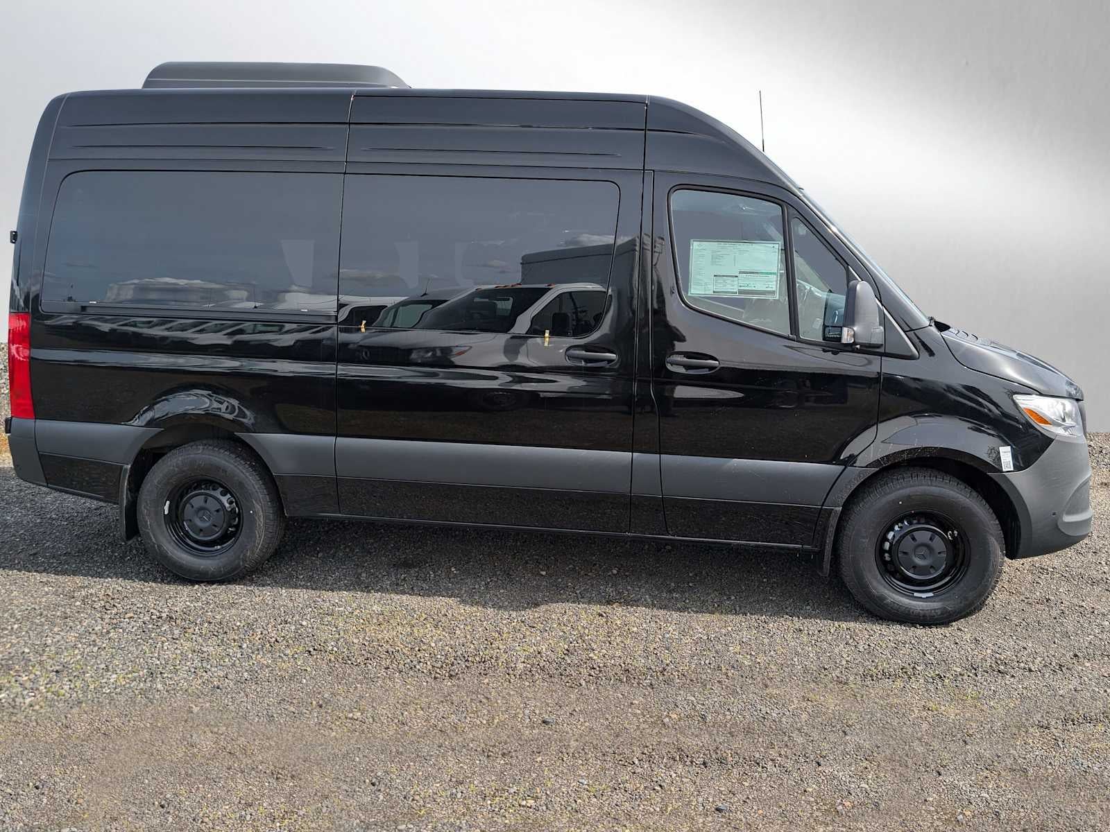 2025 Mercedes-Benz Sprinter 2500 Standard Roof I4 Diesel HO 144" RWD