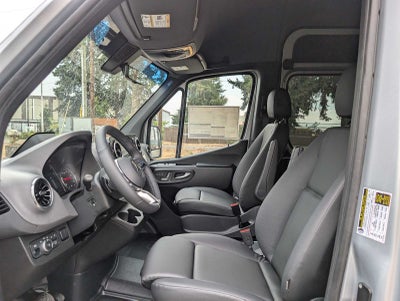 2025 Mercedes-Benz Sprinter 2500 Standard Roof I4 Diesel HO 144" RWD