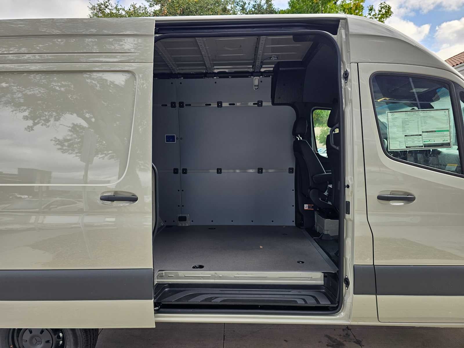 2025 Mercedes-Benz Sprinter 2500 Standard Roof I4 Diesel HO 144" AWD