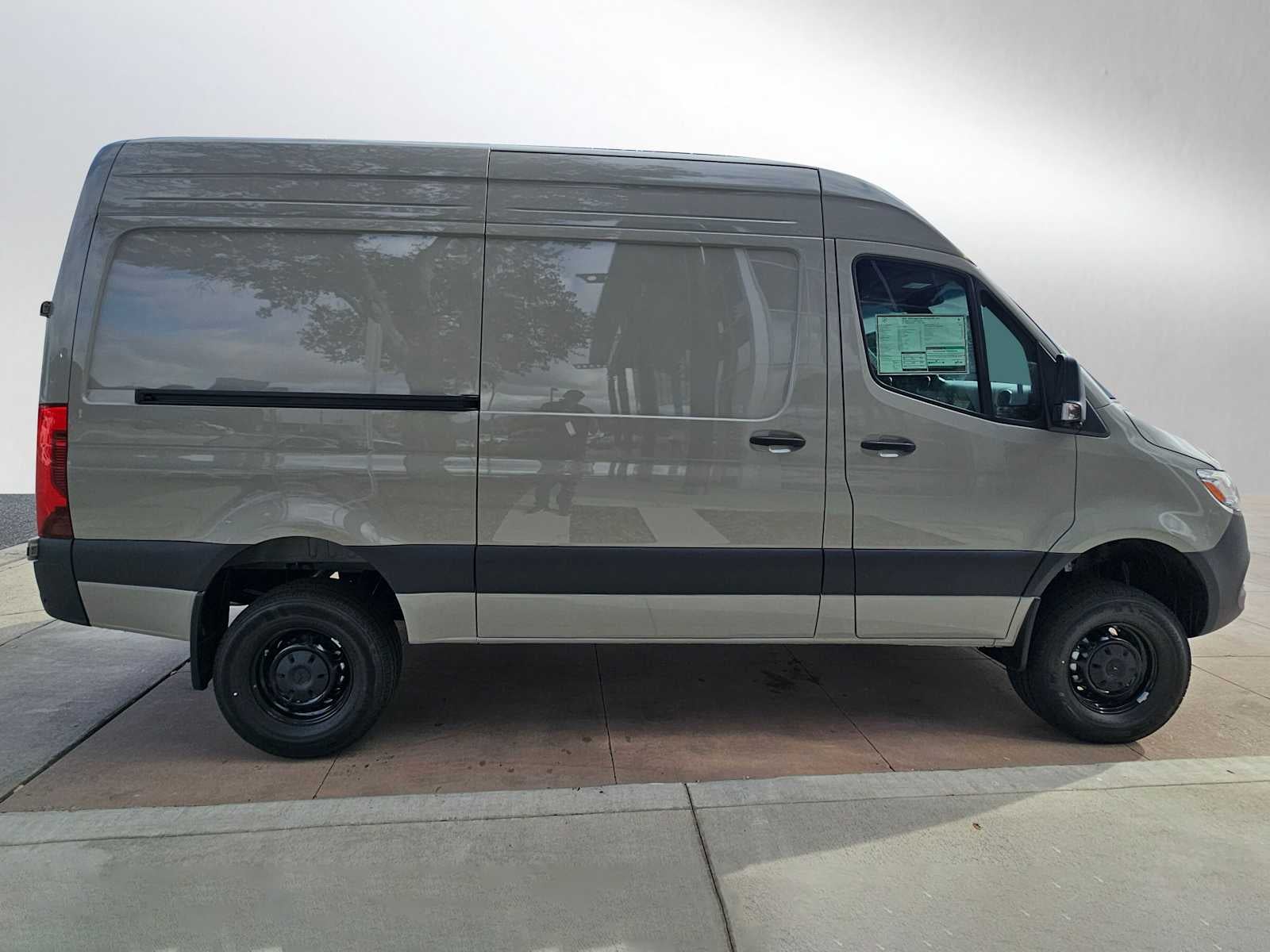 2025 Mercedes-Benz Sprinter 2500 Standard Roof I4 Diesel HO 144" AWD