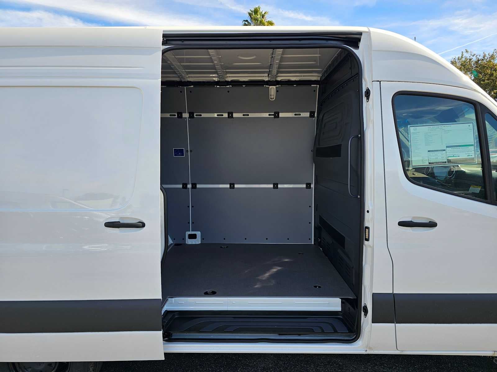 2026 Mercedes-Benz Sprinter 2500 Standard Roof I4 Diesel 144" RWD
