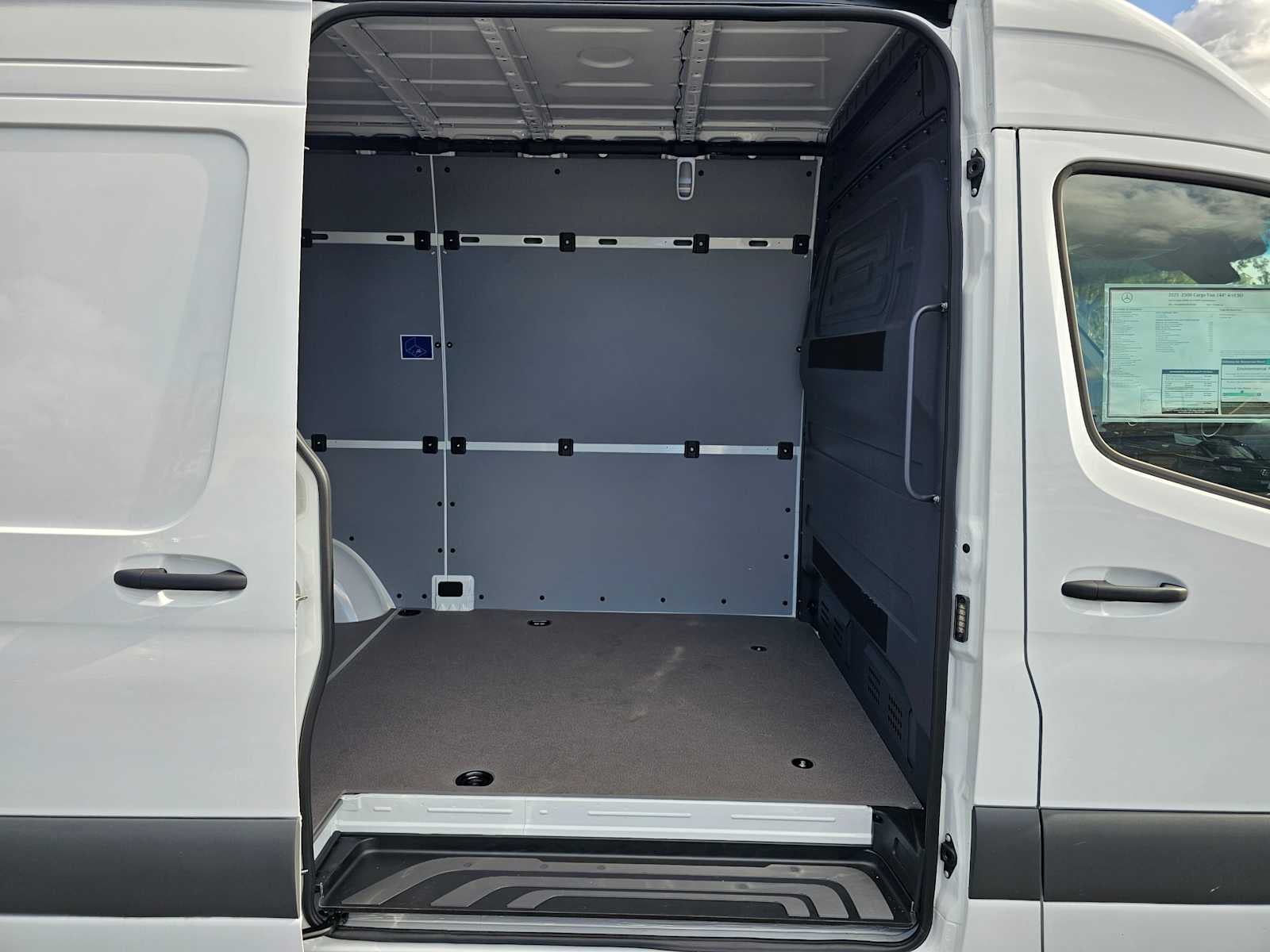 2025 Mercedes-Benz Sprinter 2500 Standard Roof I4 Diesel 144" RWD