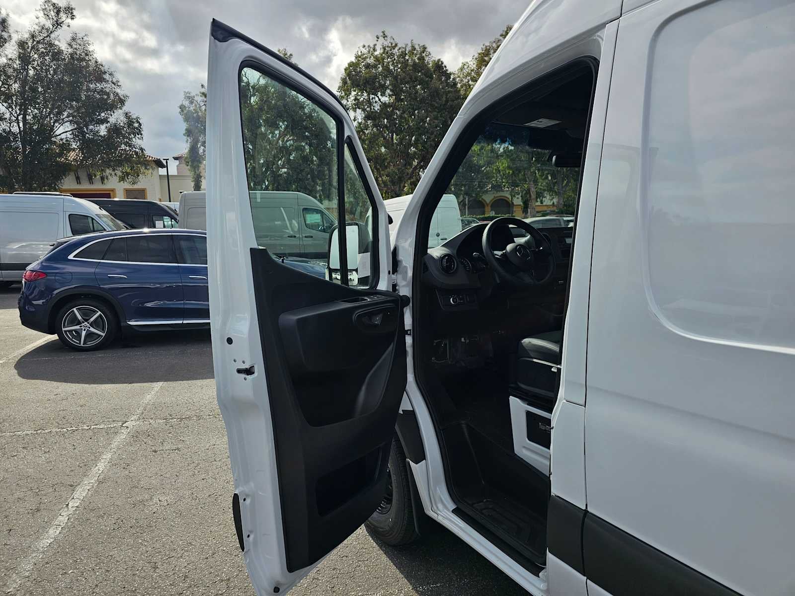 2025 Mercedes-Benz Sprinter 2500 Standard Roof I4 Diesel 144" RWD