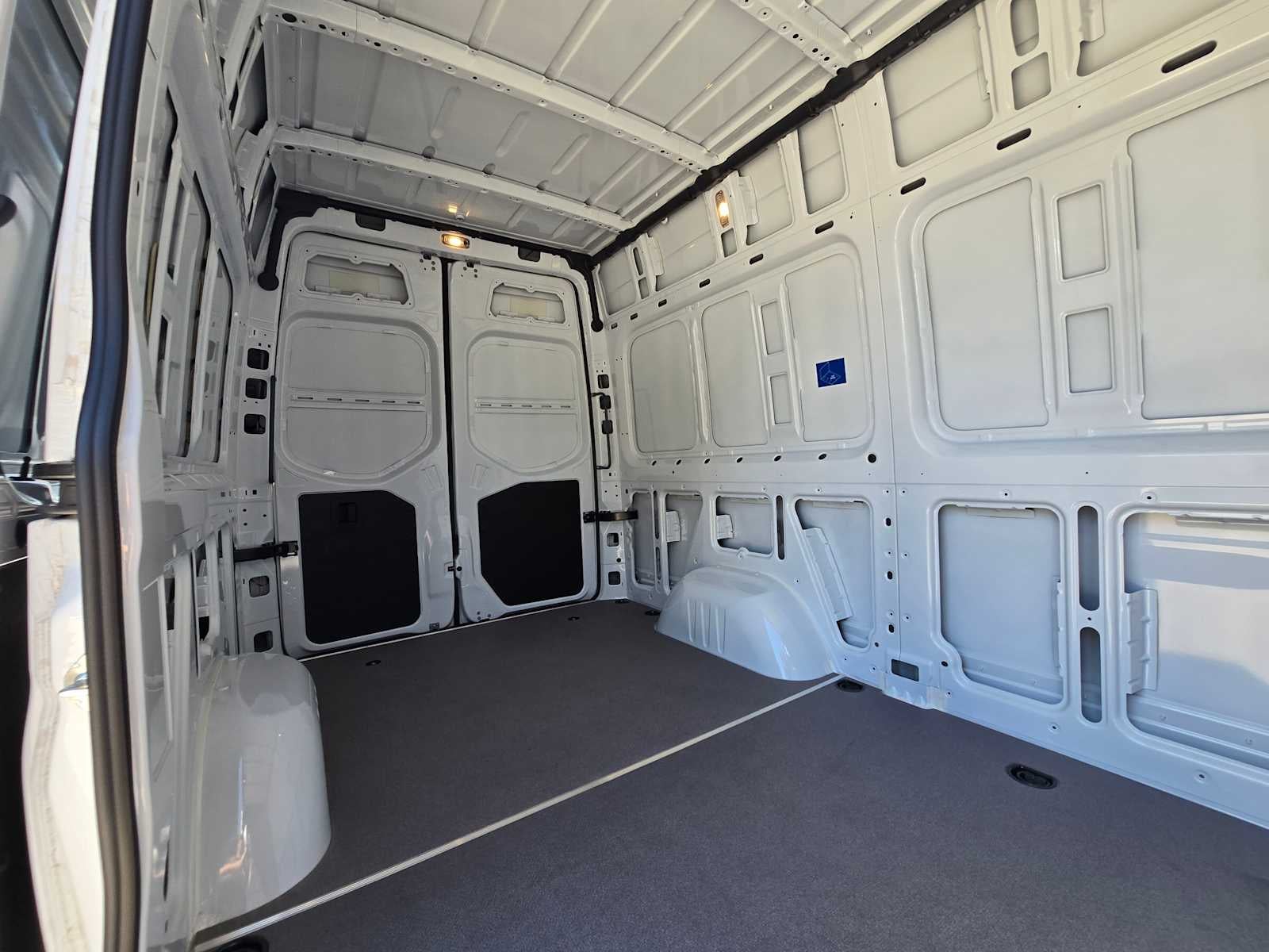 2025 Mercedes-Benz Sprinter 2500 Standard Roof I4 Diesel 144" RWD