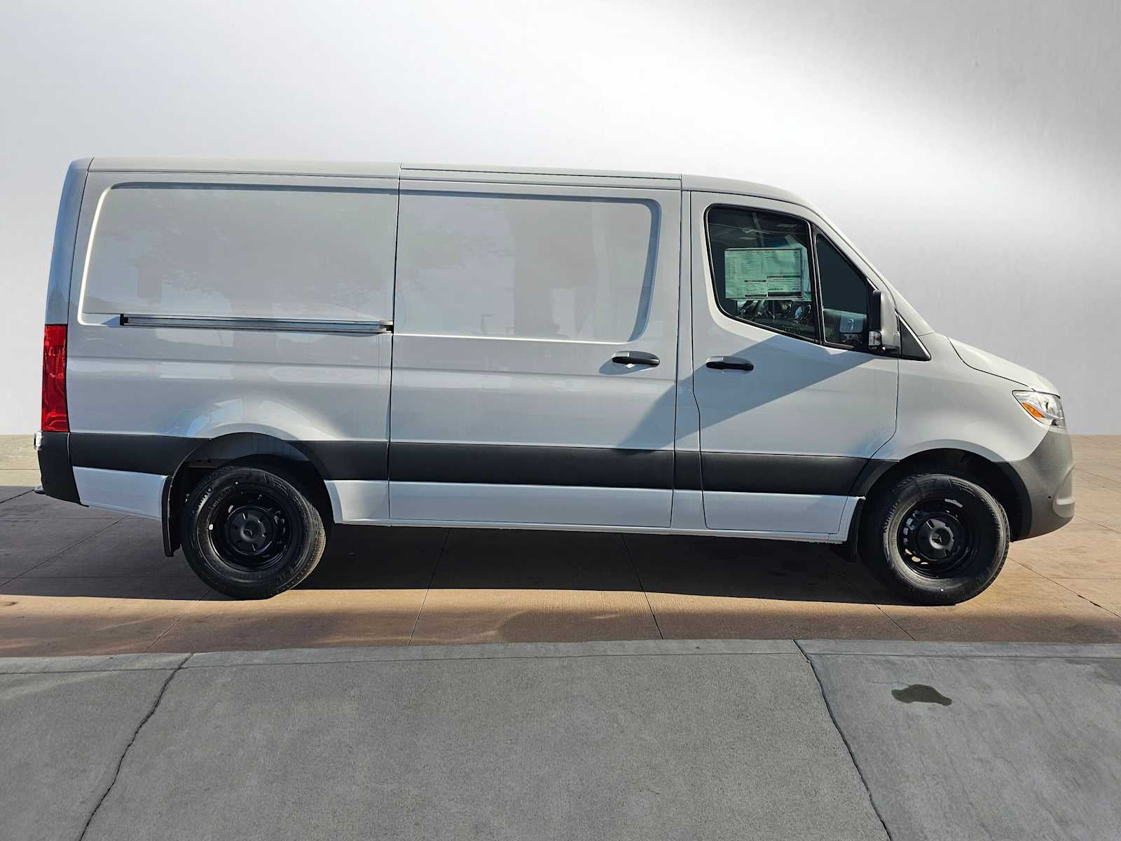 2026 Mercedes-Benz Sprinter 2500 Standard Roof I4 Diesel 144" RWD