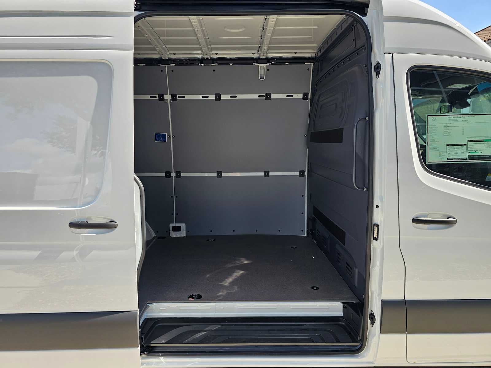 2025 Mercedes-Benz Sprinter 2500 Standard Roof I4 Diesel 144" RWD