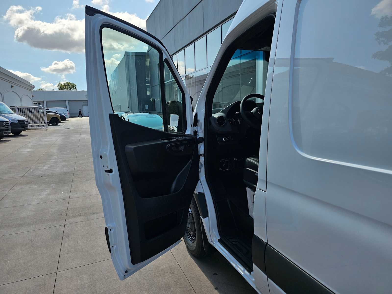 2025 Mercedes-Benz Sprinter 2500 Standard Roof I4 Diesel 144" RWD