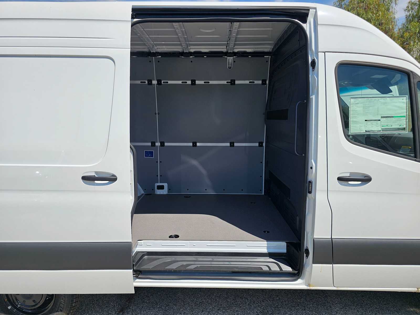 2025 Mercedes-Benz Sprinter 2500 Standard Roof I4 Diesel 144" RWD