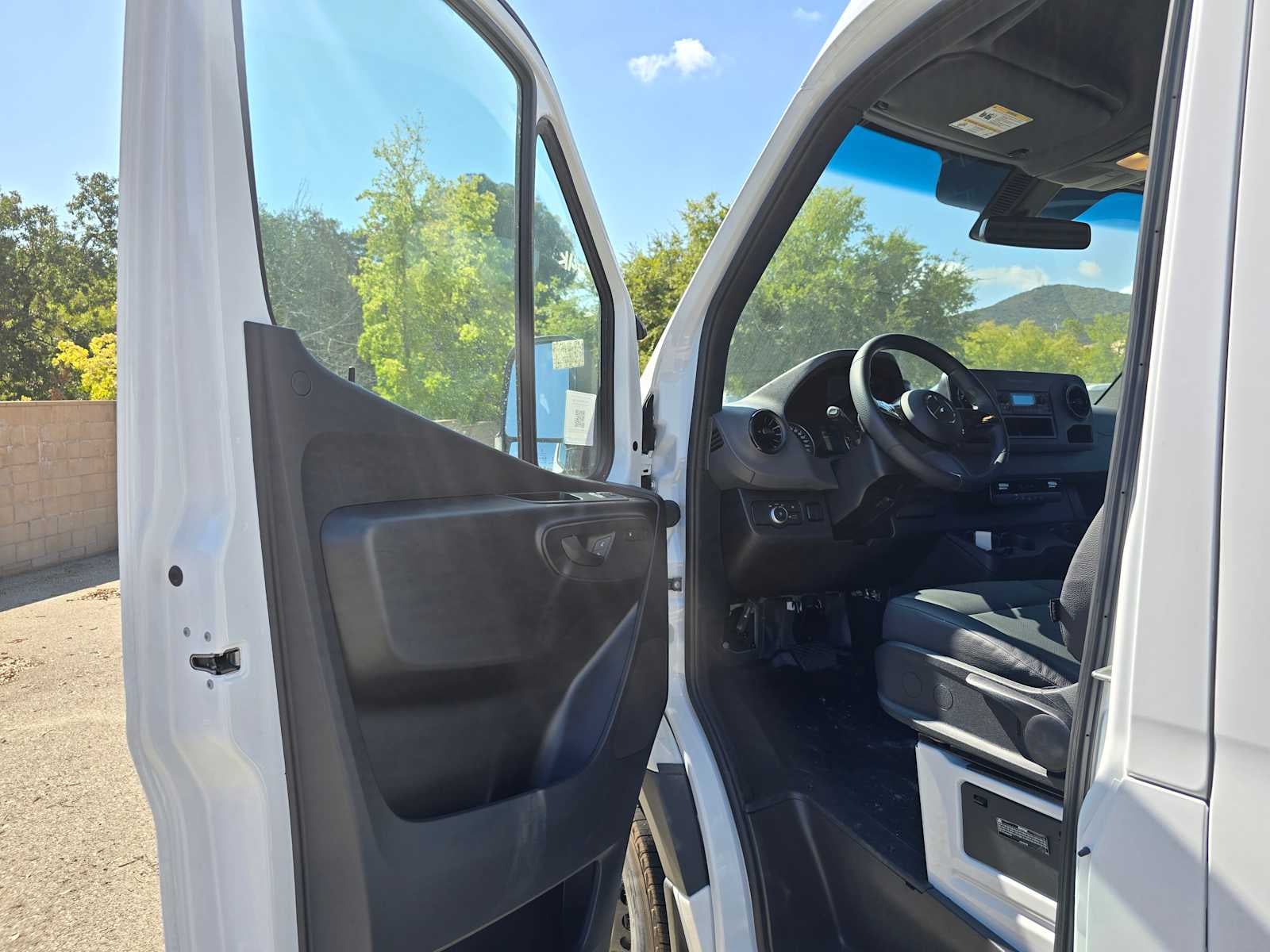 2025 Mercedes-Benz Sprinter 2500 Standard Roof I4 Diesel 144" RWD