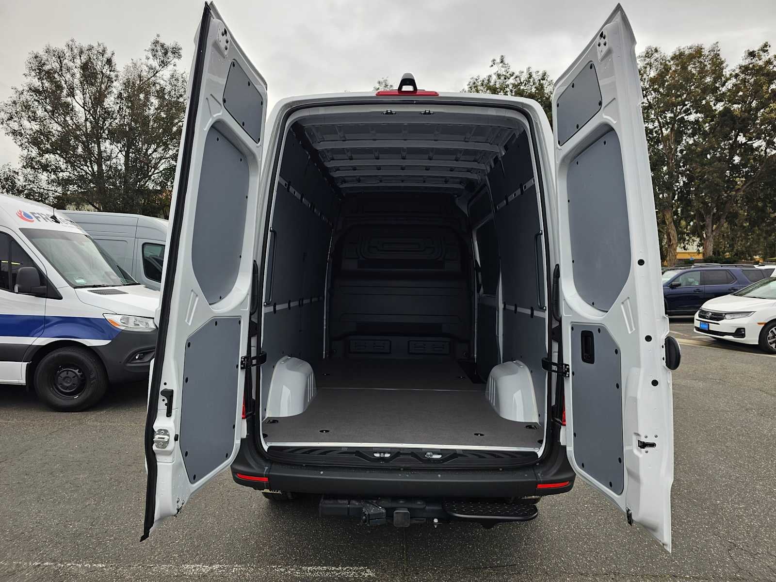 2025 Mercedes-Benz Sprinter 2500 Standard Roof I4 Diesel 144" RWD