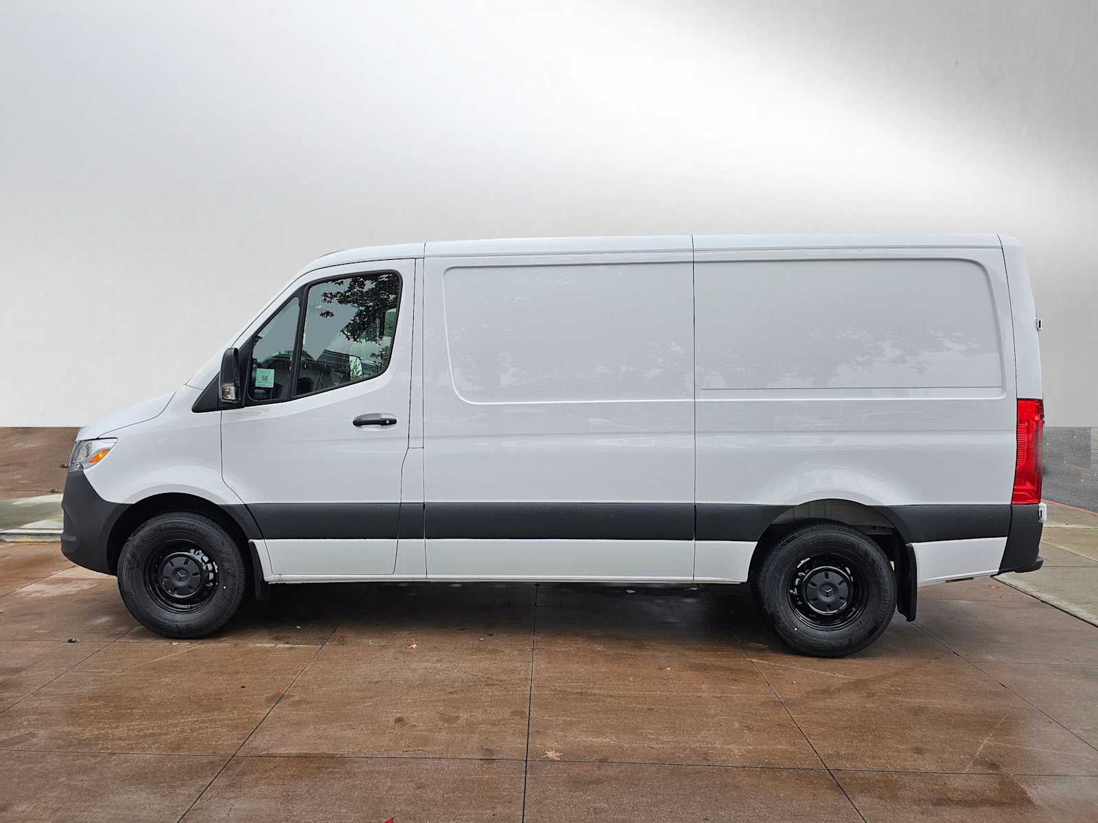 2026 Mercedes-Benz Sprinter 2500 Standard Roof I4 Diesel 144" RWD