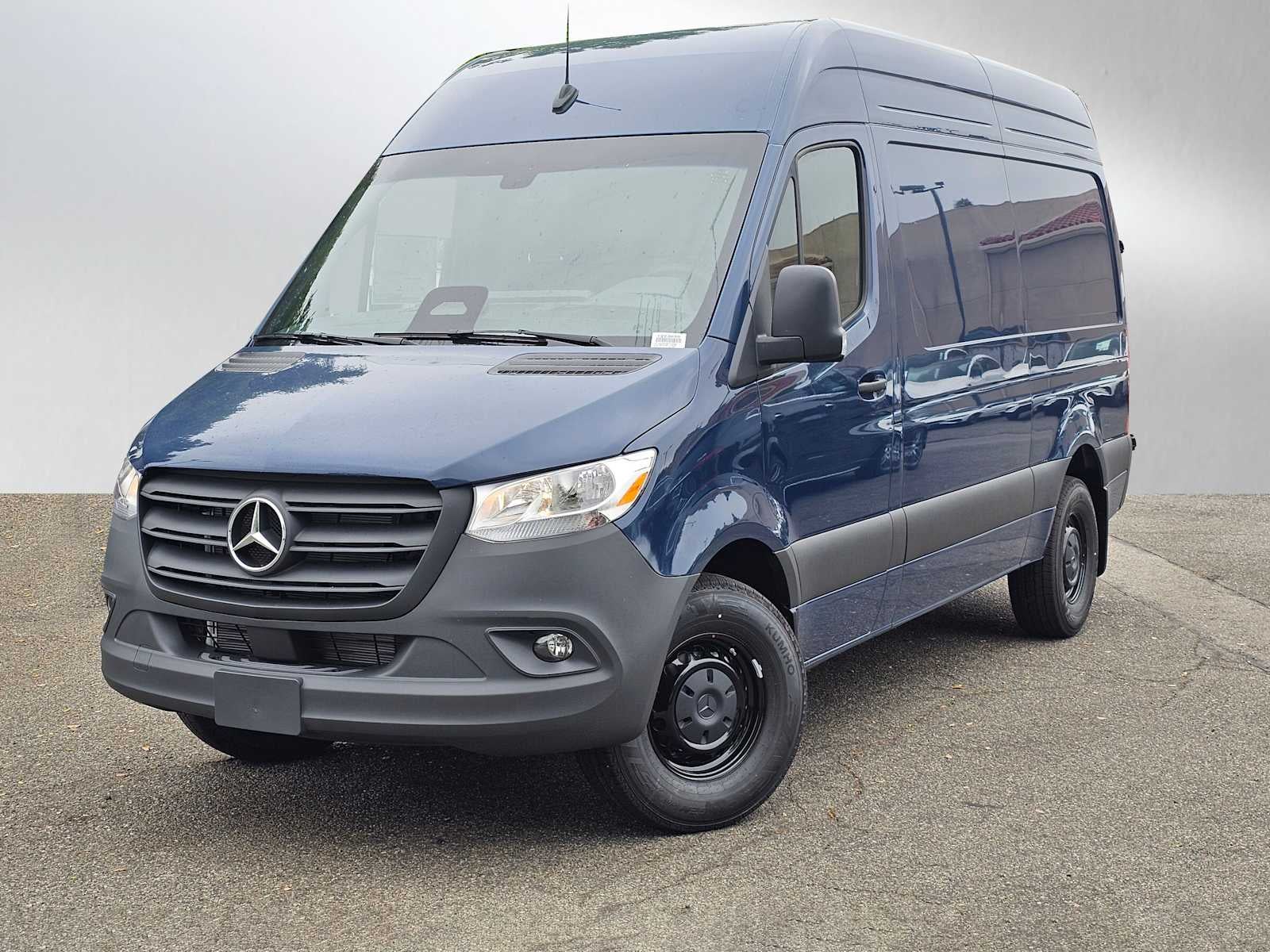 2025 Mercedes-Benz Sprinter 2500 Standard Roof I4 Diesel 144" RWD