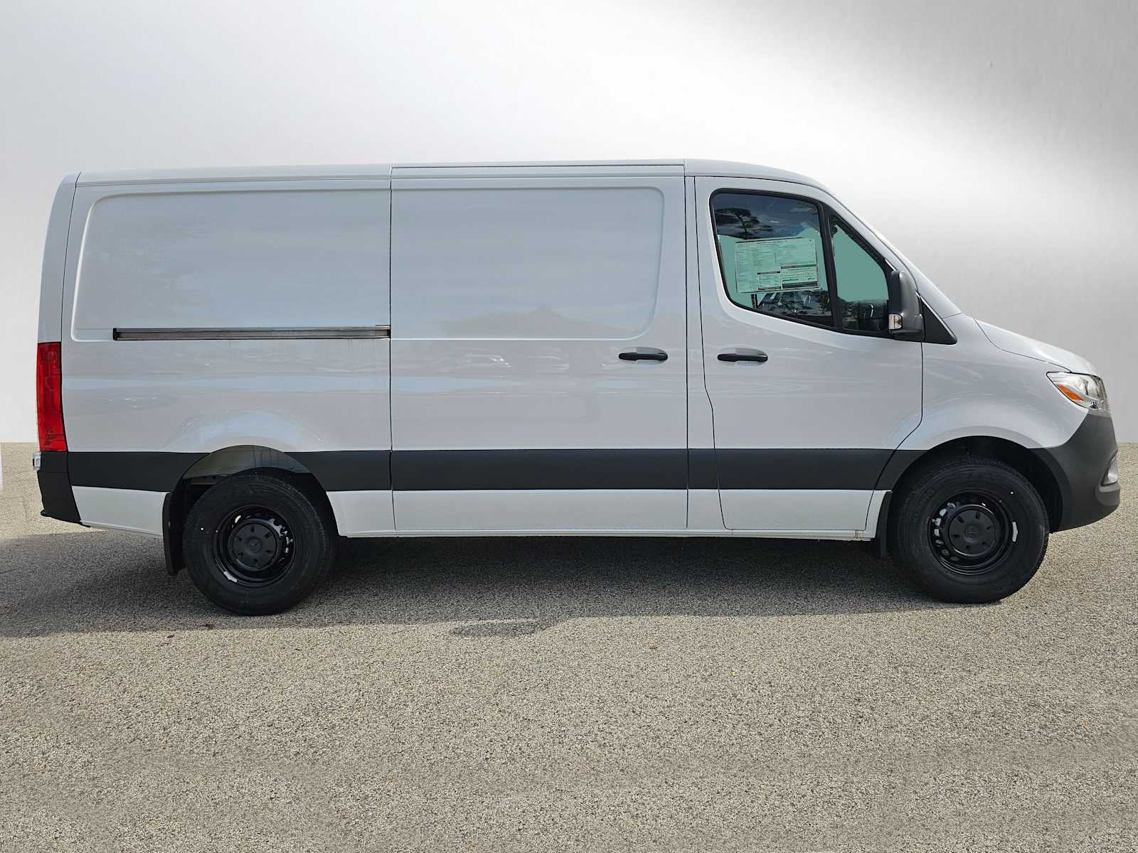 2026 Mercedes-Benz Sprinter 2500 Standard Roof I4 Diesel 144" RWD