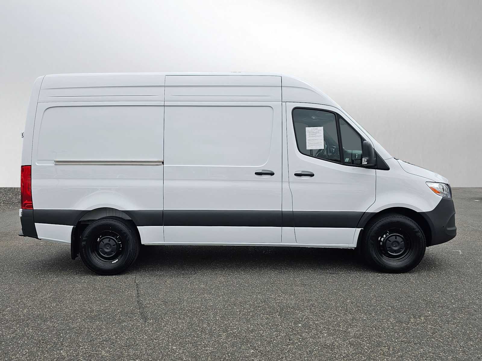2025 Mercedes-Benz Sprinter 2500 Standard Roof I4 Diesel HO 144" RWD