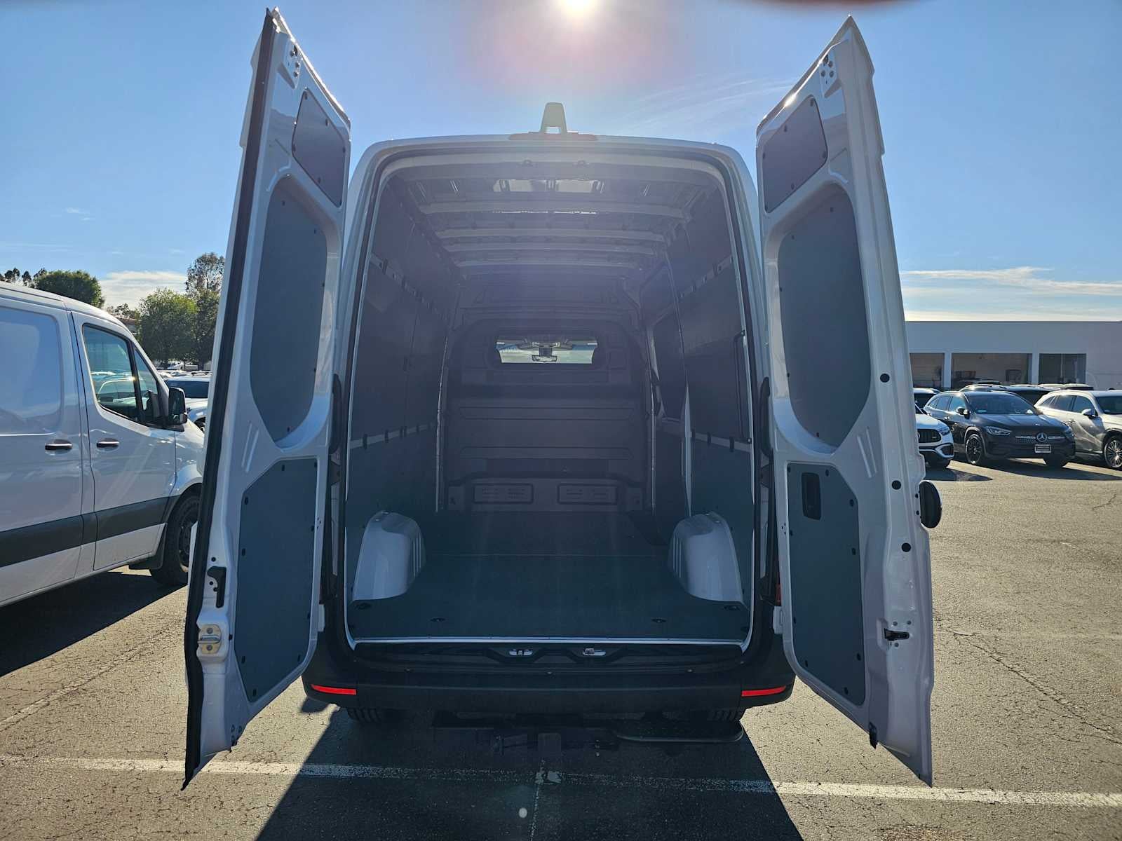 2025 Mercedes-Benz Sprinter 2500 Standard Roof I4 Diesel HO 144" RWD