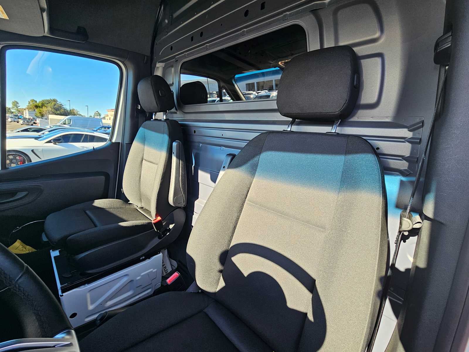 2025 Mercedes-Benz Sprinter 2500 Standard Roof I4 Diesel HO 144" RWD