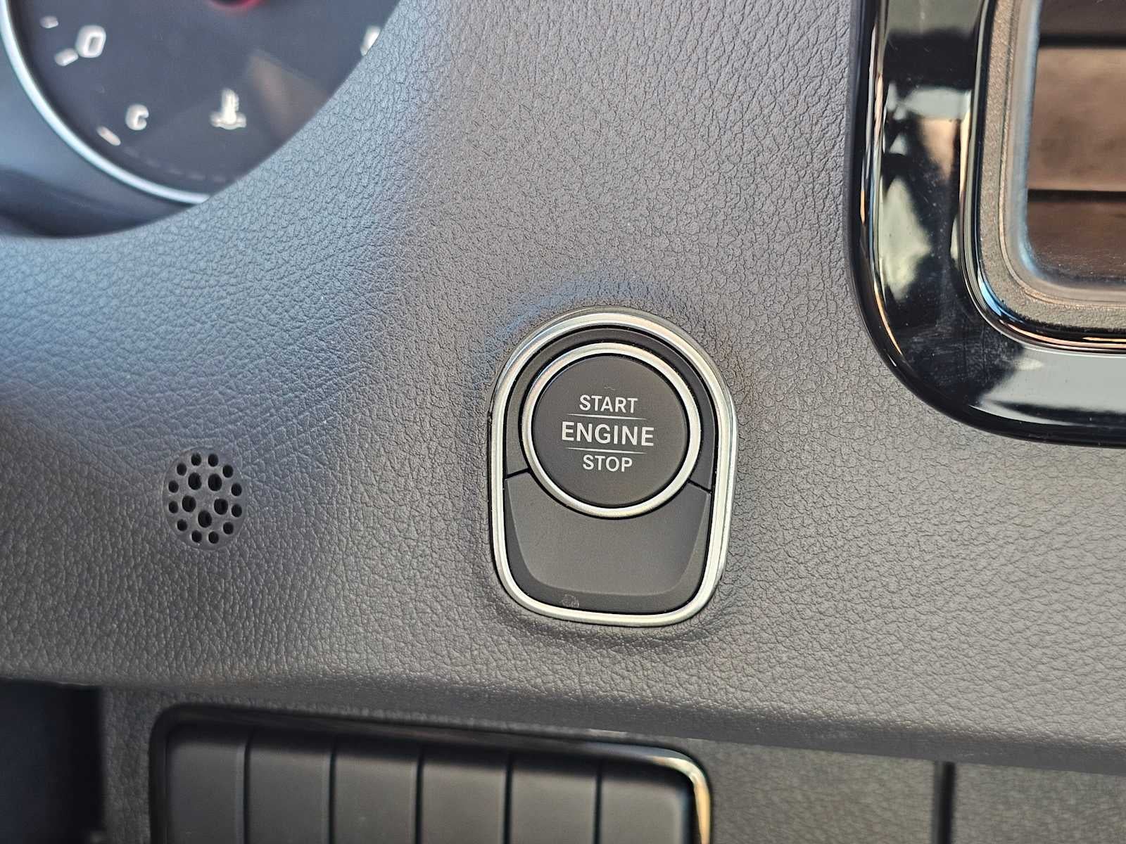 2025 Mercedes-Benz Sprinter 2500 Standard Roof I4 Diesel HO 144" RWD