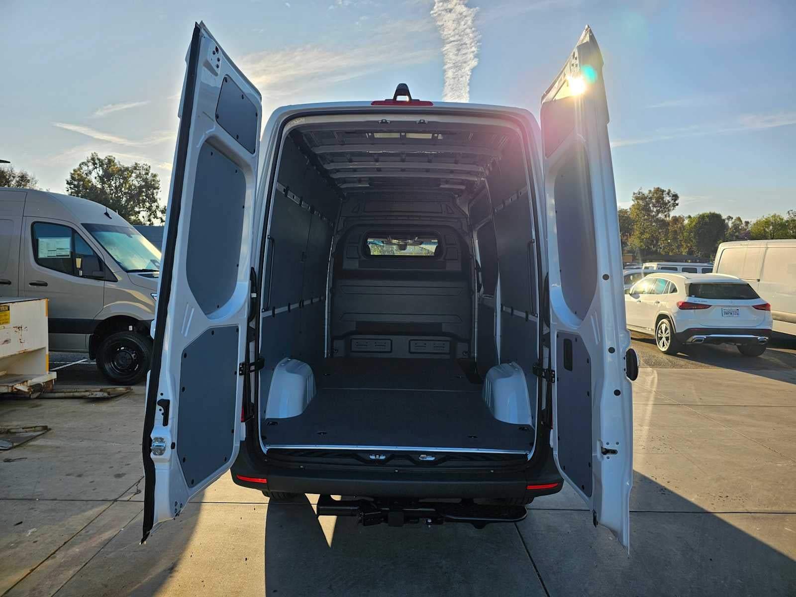 2026 Mercedes-Benz Sprinter 2500 Standard Roof I4 Diesel HO 144" RWD