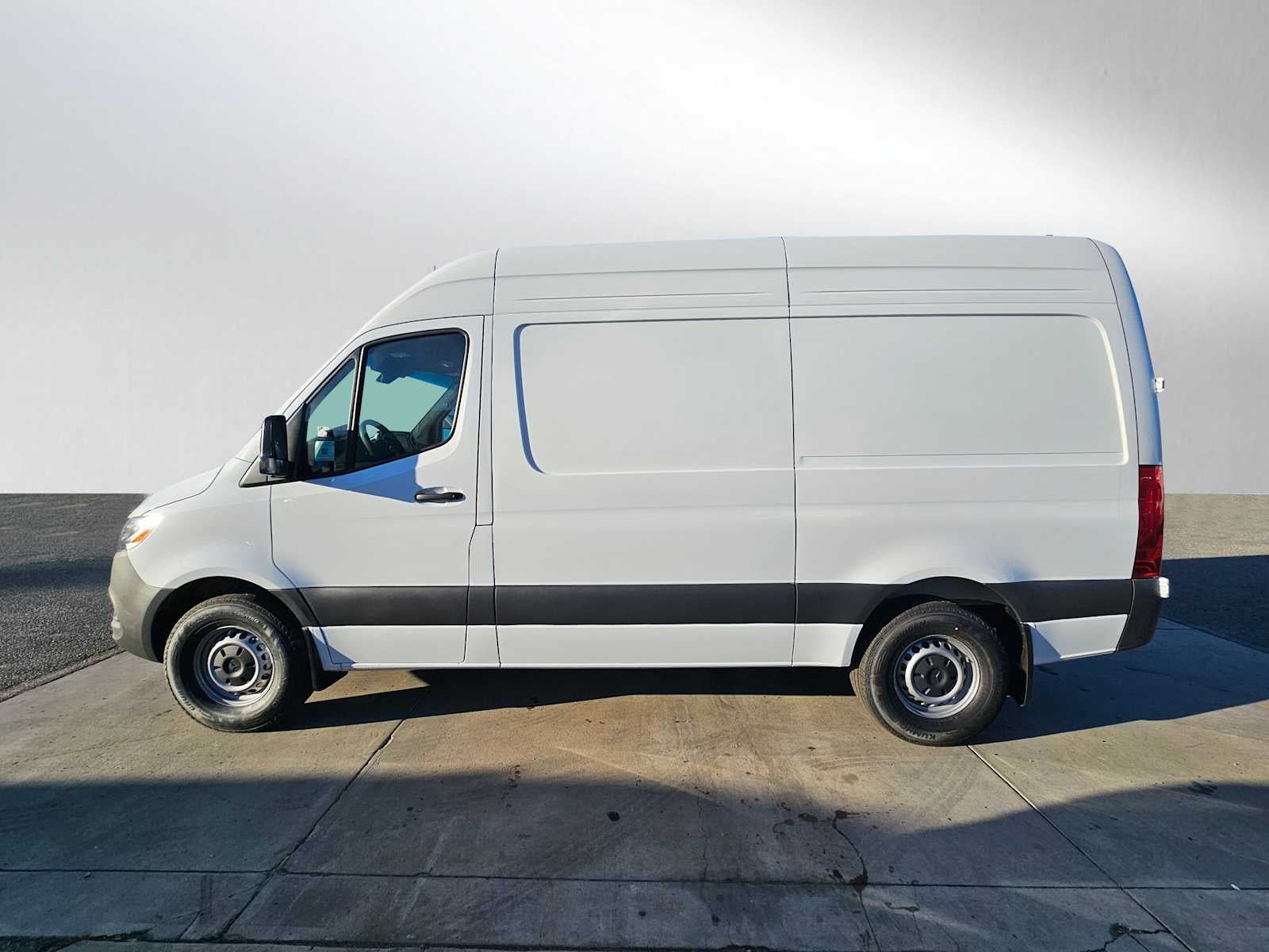 2026 Mercedes-Benz Sprinter 2500 Standard Roof I4 Diesel HO 144" RWD