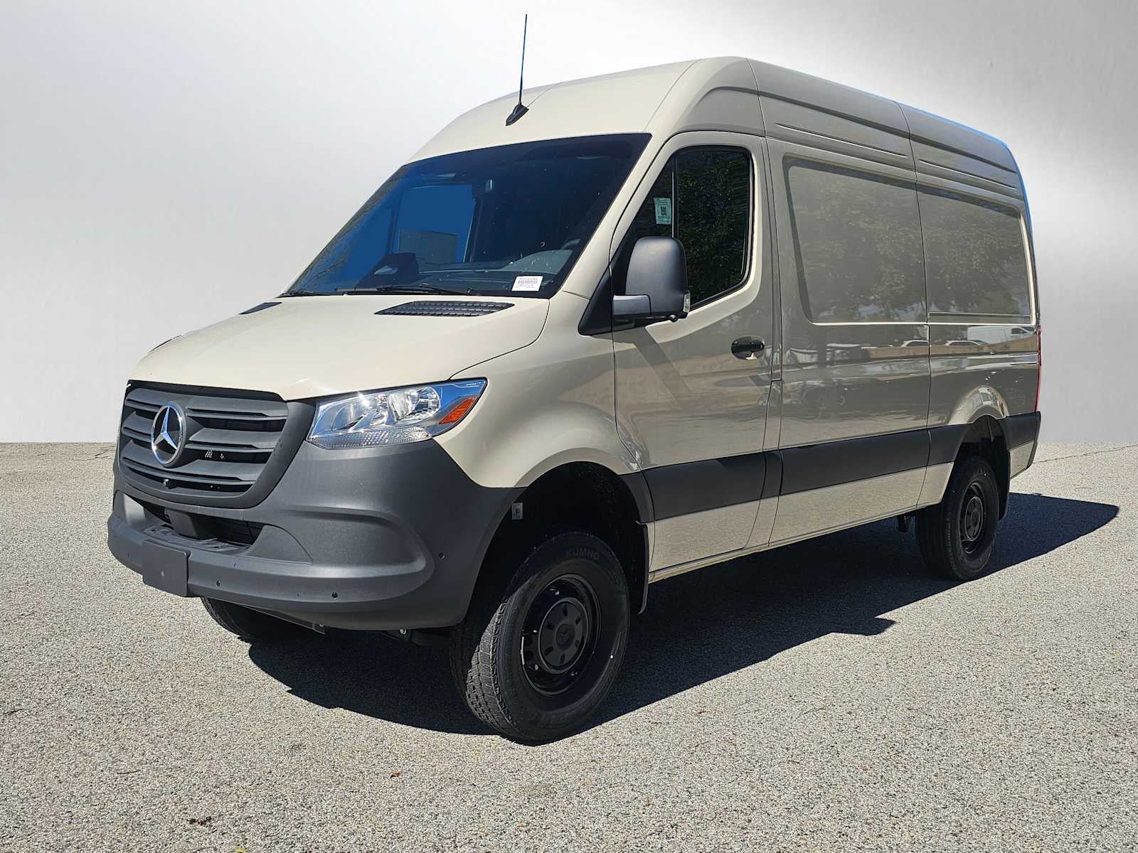 2025 Mercedes-Benz Sprinter 2500 Standard Roof I4 Diesel HO 144" AWD