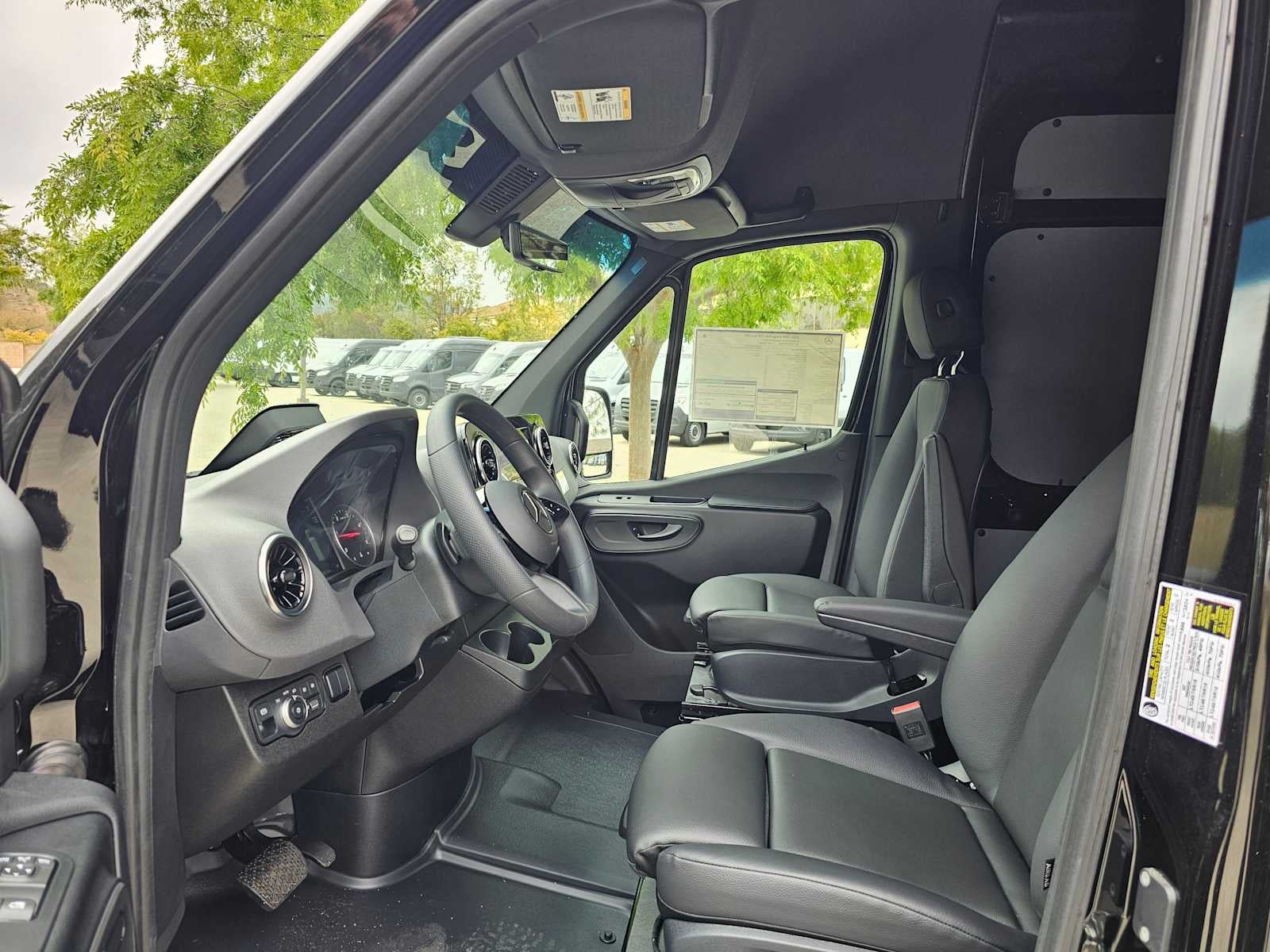 2025 Mercedes-Benz Sprinter 2500 High Roof I4 Diesel HO 170" RWD