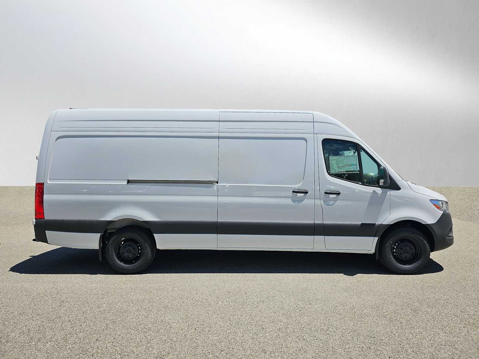 2025 Mercedes-Benz Sprinter 2500 High Roof I4 Diesel HO 170" RWD