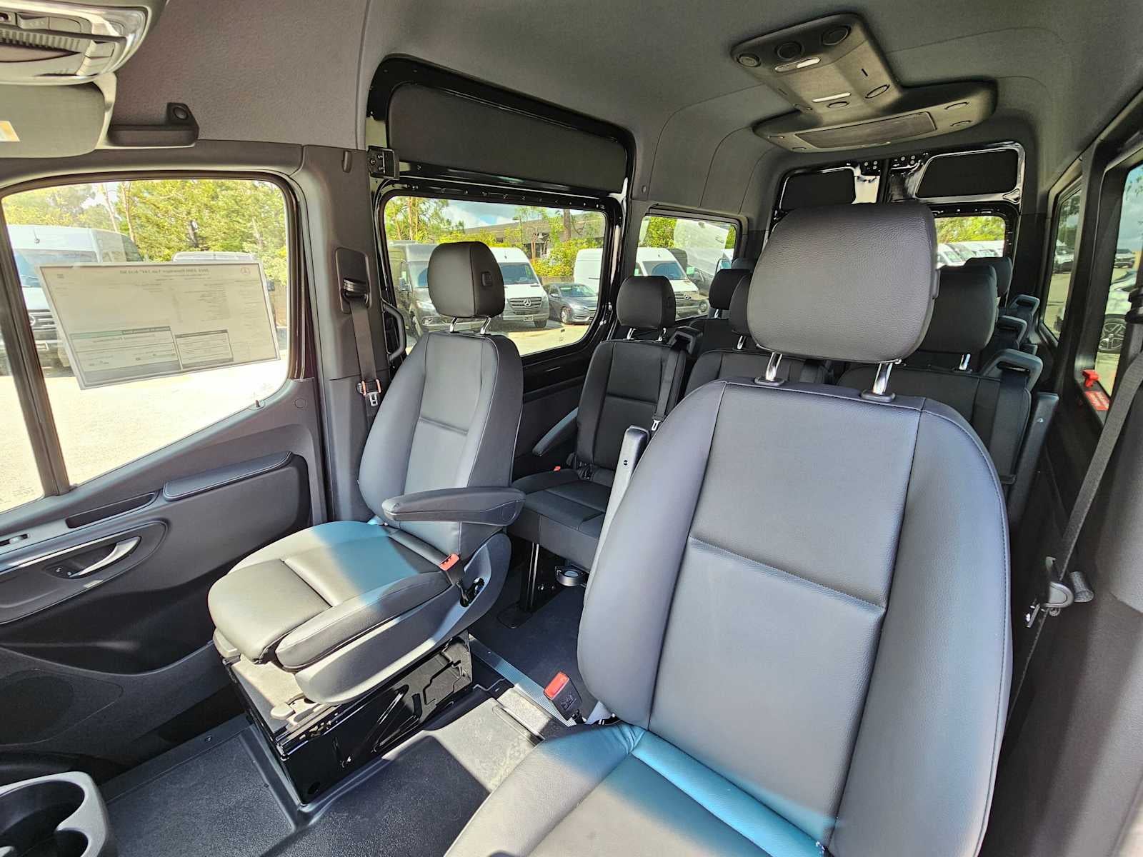 2025 Mercedes-Benz Sprinter 2500 Standard Roof I4 Diesel 144" RWD